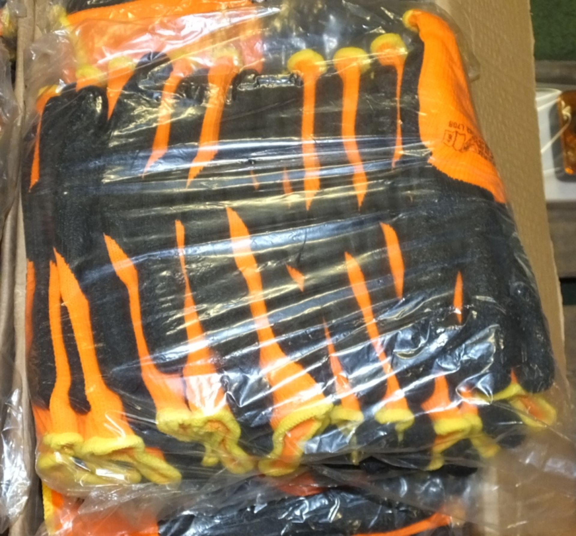 120x Thermal Gloves - Image 2 of 2