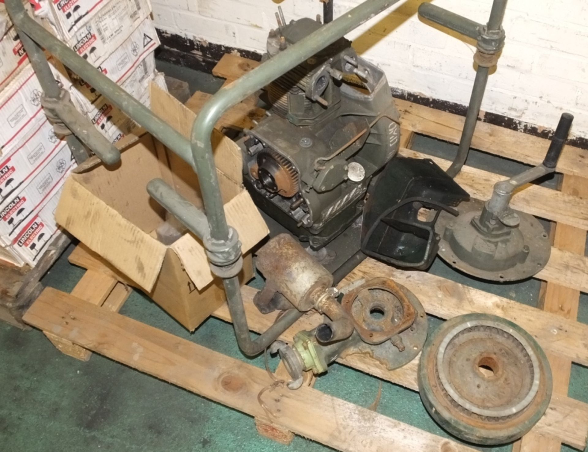 Lister Petter engine frame - broken pump (as spares) - Image 2 of 3