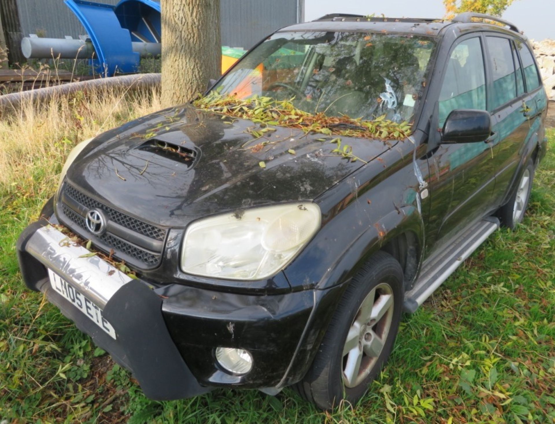 TOYOTA RAV 4; SPARES OR REPAIR - PLEASE NOTE THIS LOT IS LOCATED AT FLAMINGO LAND, KIRBY, - Bild 2 aus 3