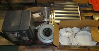 Crockery, Filter housings, Beverage machine