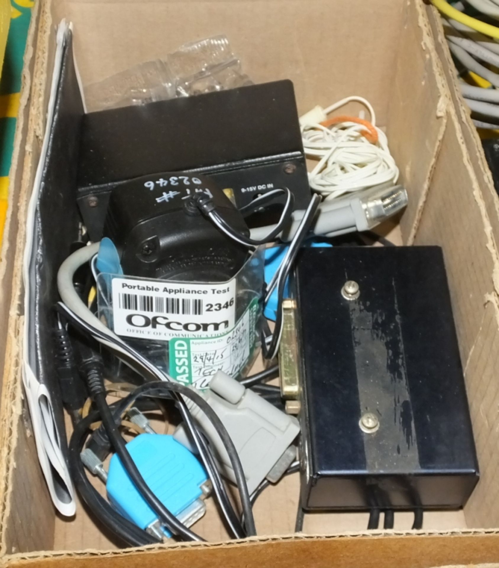 Box of assorted Ethernet cables - various lengths - 6135, AOR ARD300 Multi-digital voice d - Image 5 of 7