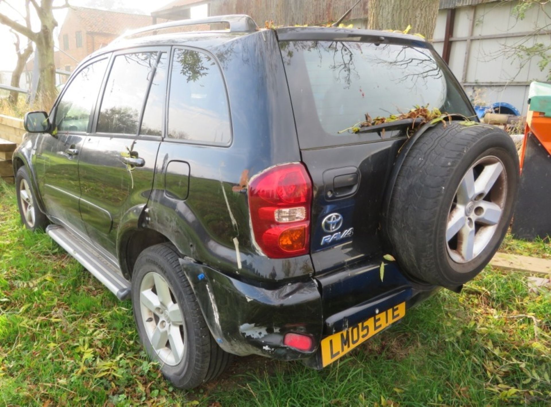 TOYOTA RAV 4; SPARES OR REPAIR - PLEASE NOTE THIS LOT IS LOCATED AT FLAMINGO LAND, KIRBY, - Image 3 of 3