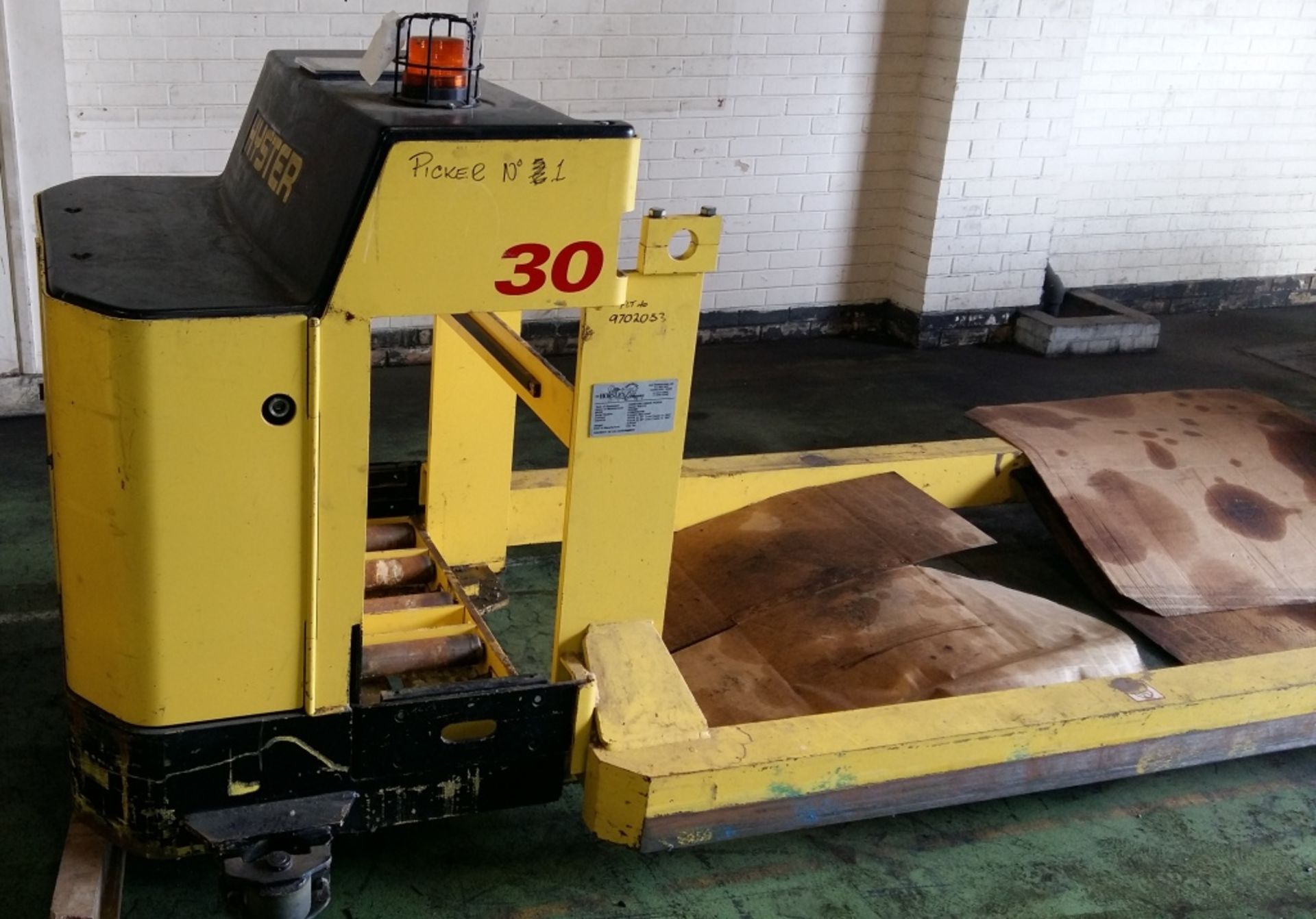 Hyster R30XMF Order Picker - disassembled