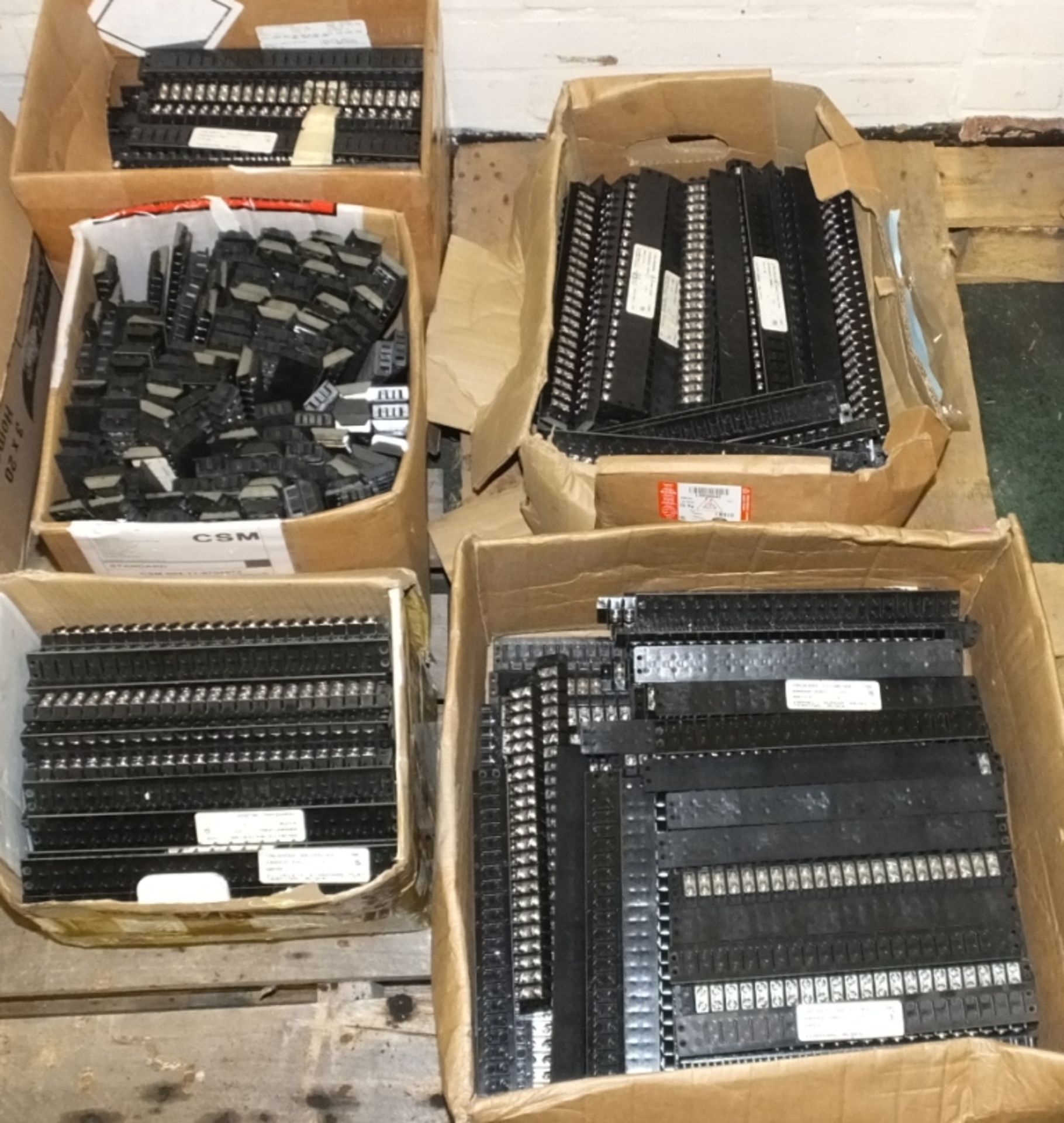 5x Boxes of Heavy Duty Cable Strip Connectors
