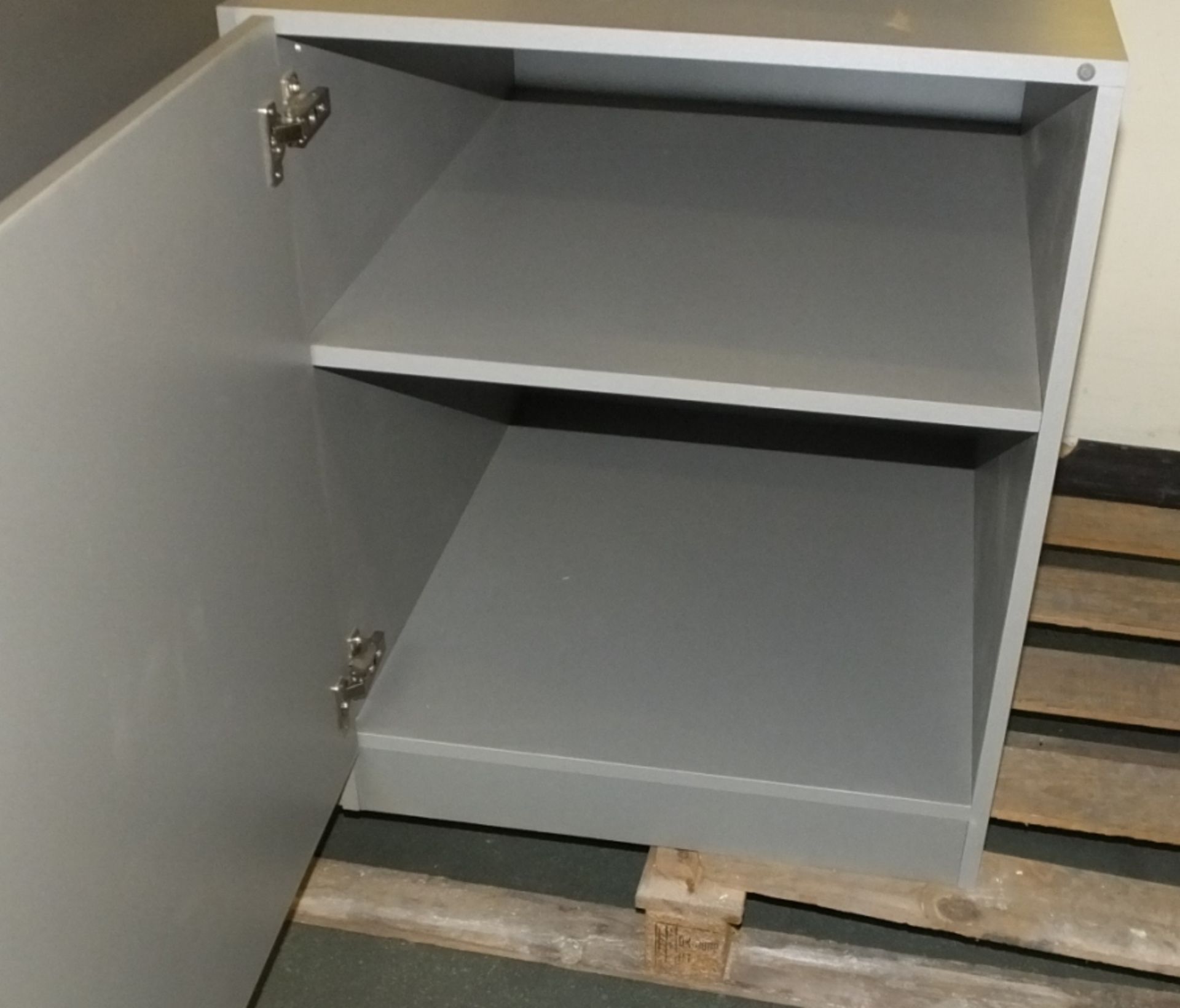 Product display cabinet with under counter cupboard - Image 4 of 4