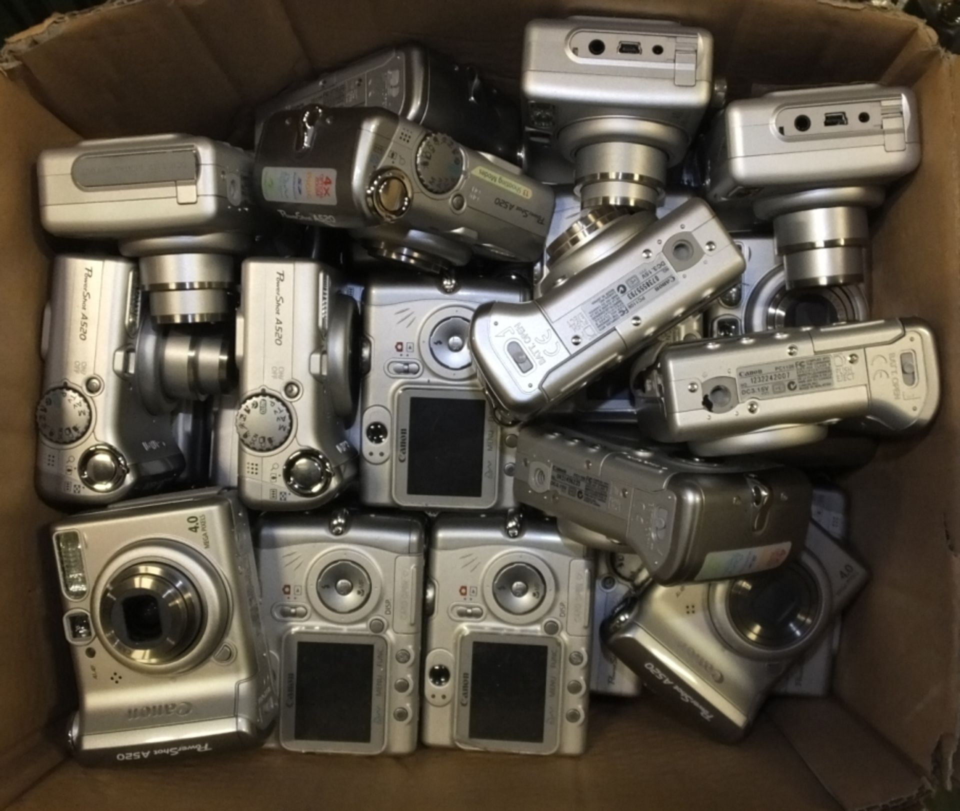 Canon Powershot A520 digital cameras - approx 50 - as spares or repairs - Image 2 of 2