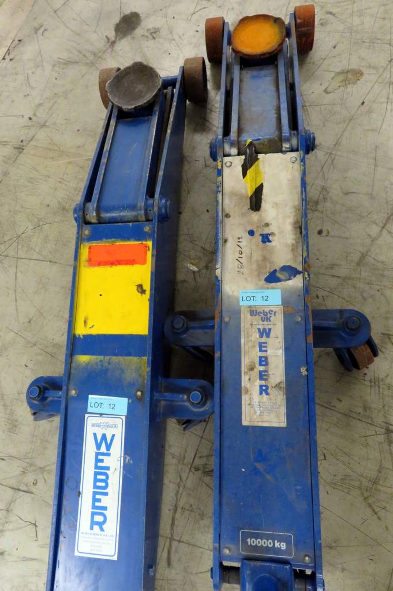 2x Weber 10 Tonne Vehicle Trolley Jacks Complete With Handle - WDK100LQ - Working Condition - Image 4 of 9