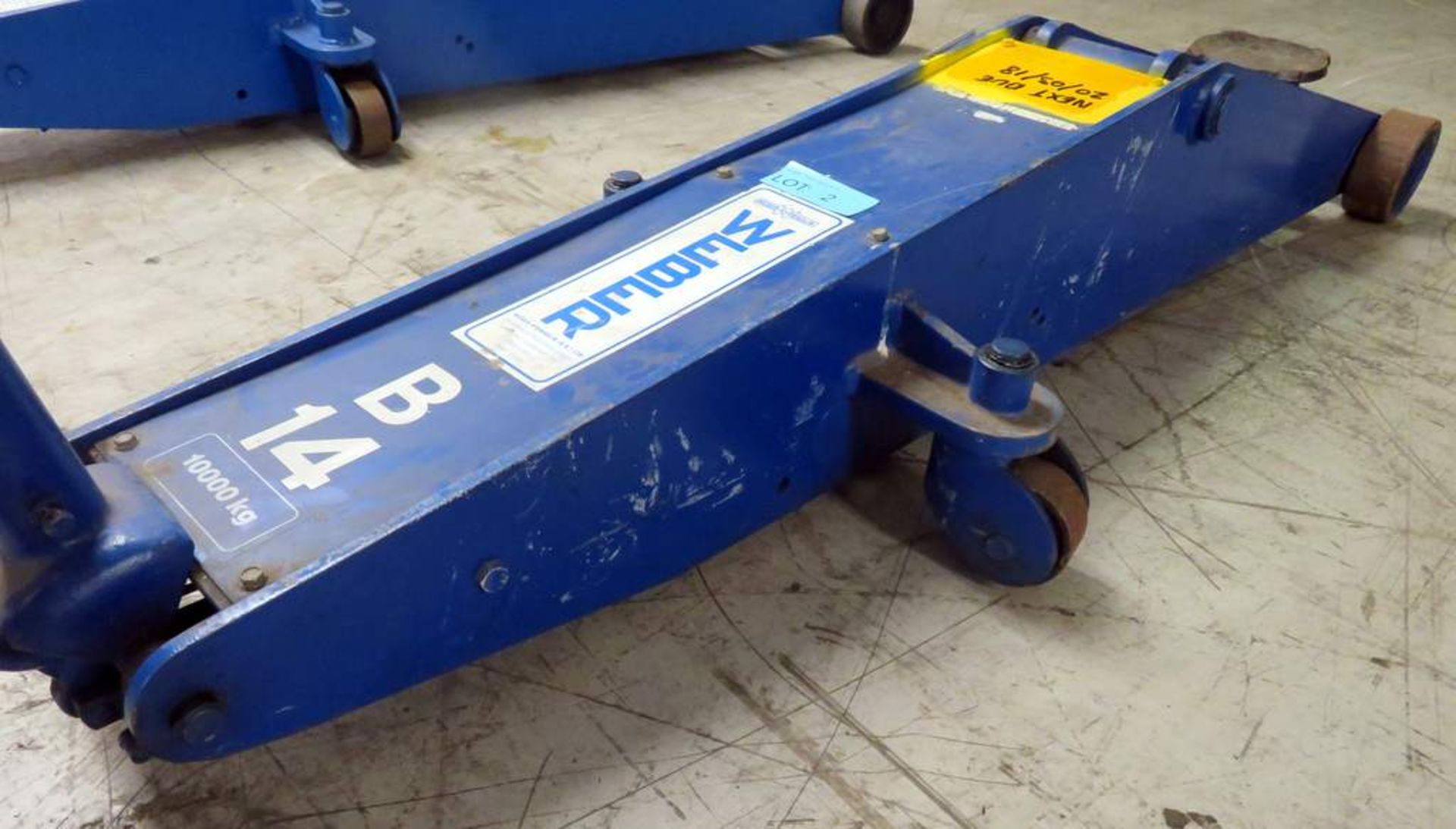 Weber 10 Tonne Vehicle Trolley Jack Complete With Handle - WDK100LQ - Working Condition - Image 4 of 7