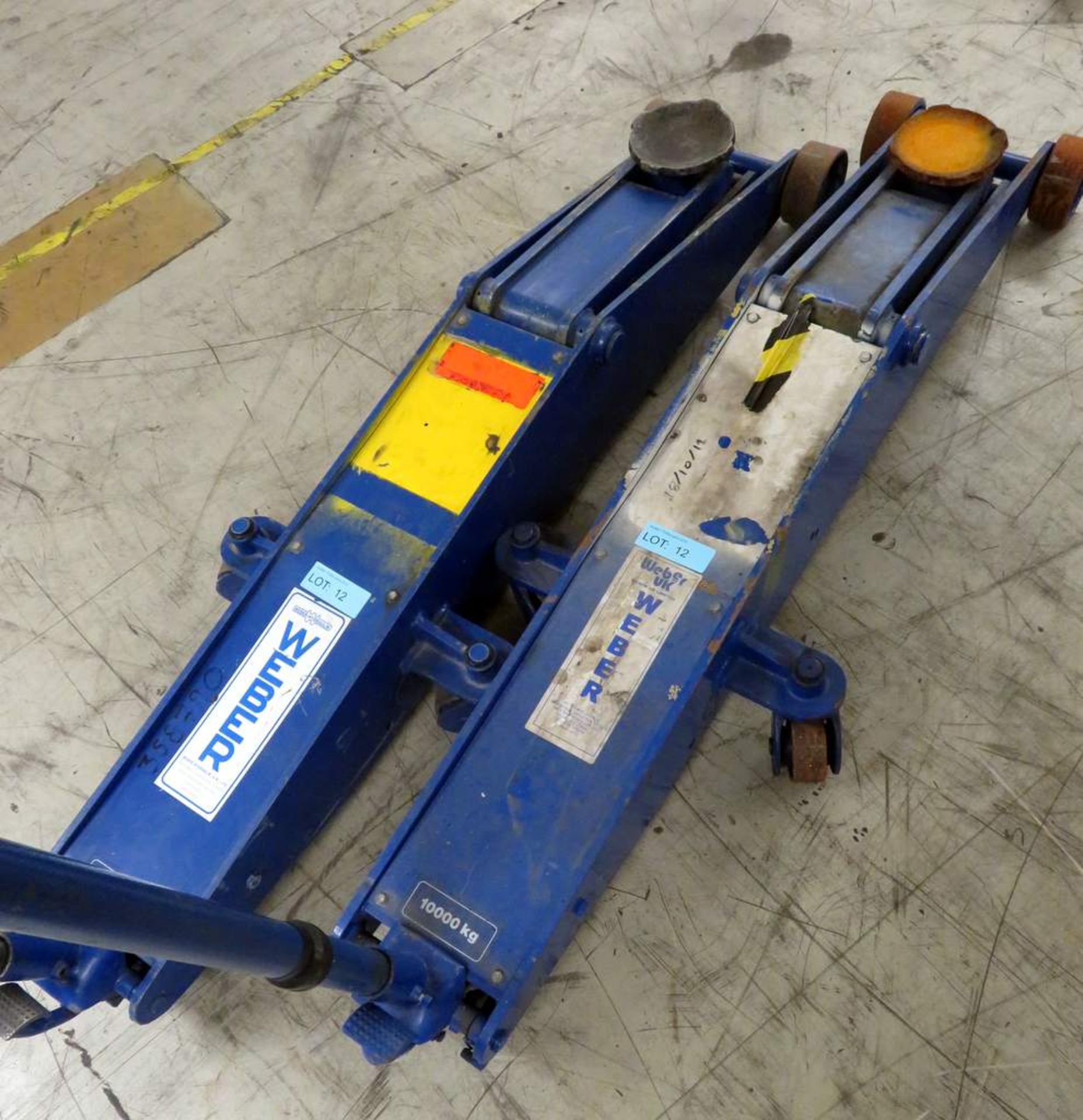 2x Weber 10 Tonne Vehicle Trolley Jacks Complete With Handle - WDK100LQ - Working Condition - Image 3 of 9
