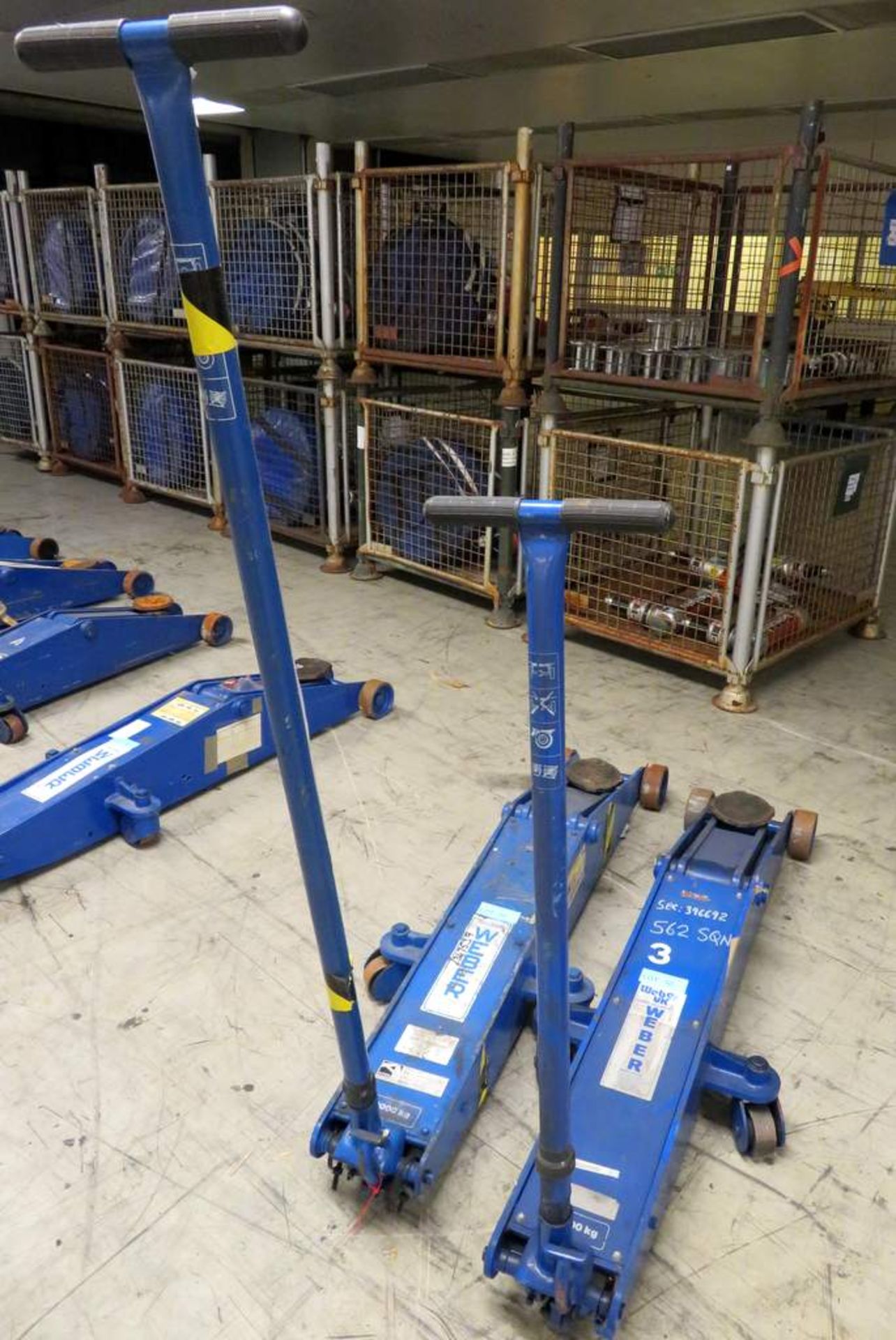 2x Weber 10 Tonne Vehicle Trolley Jacks Complete With Handle - WDK100LQ - Working Condition - Image 2 of 8