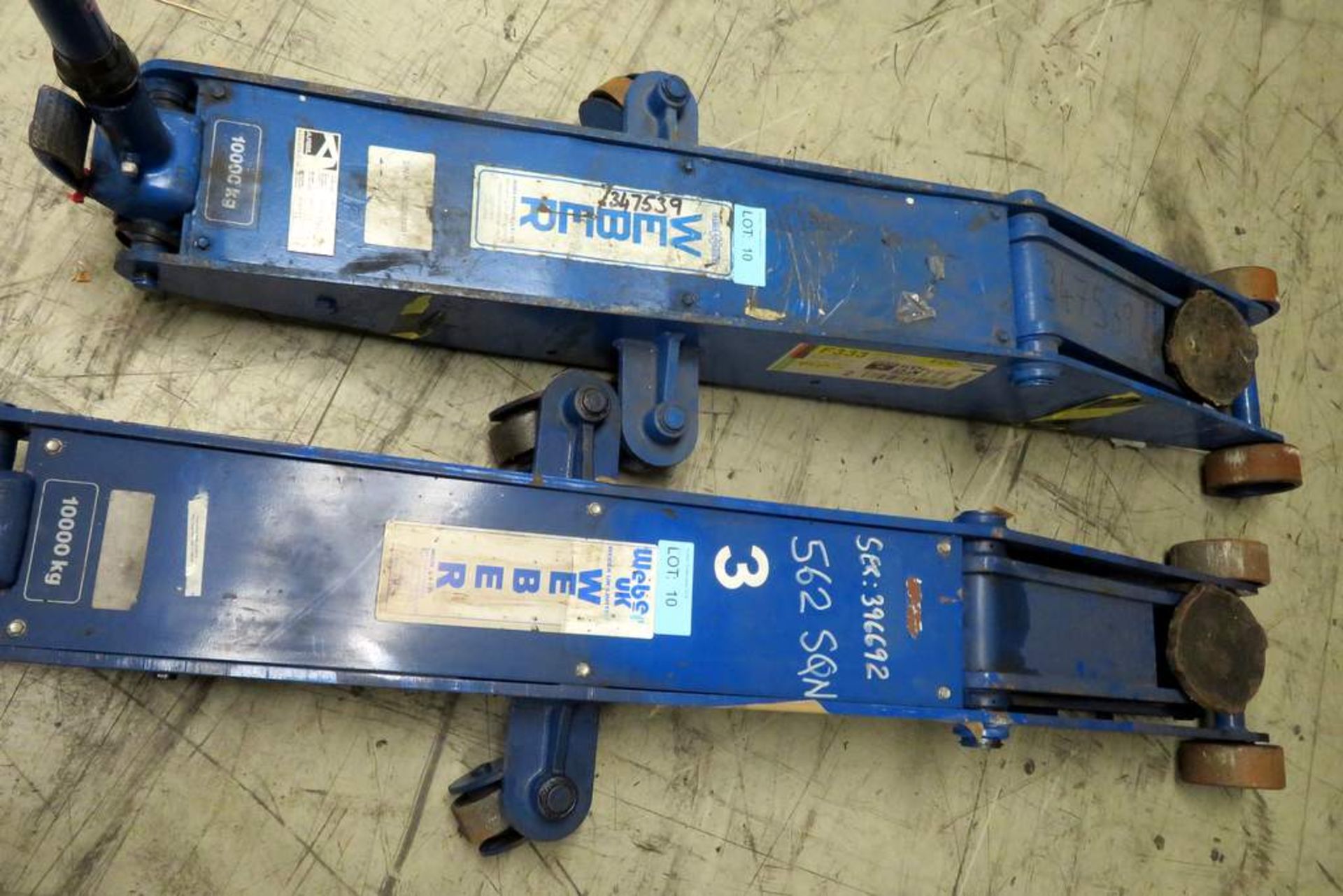 2x Weber 10 Tonne Vehicle Trolley Jacks Complete With Handle - WDK100LQ - Working Condition - Image 4 of 8