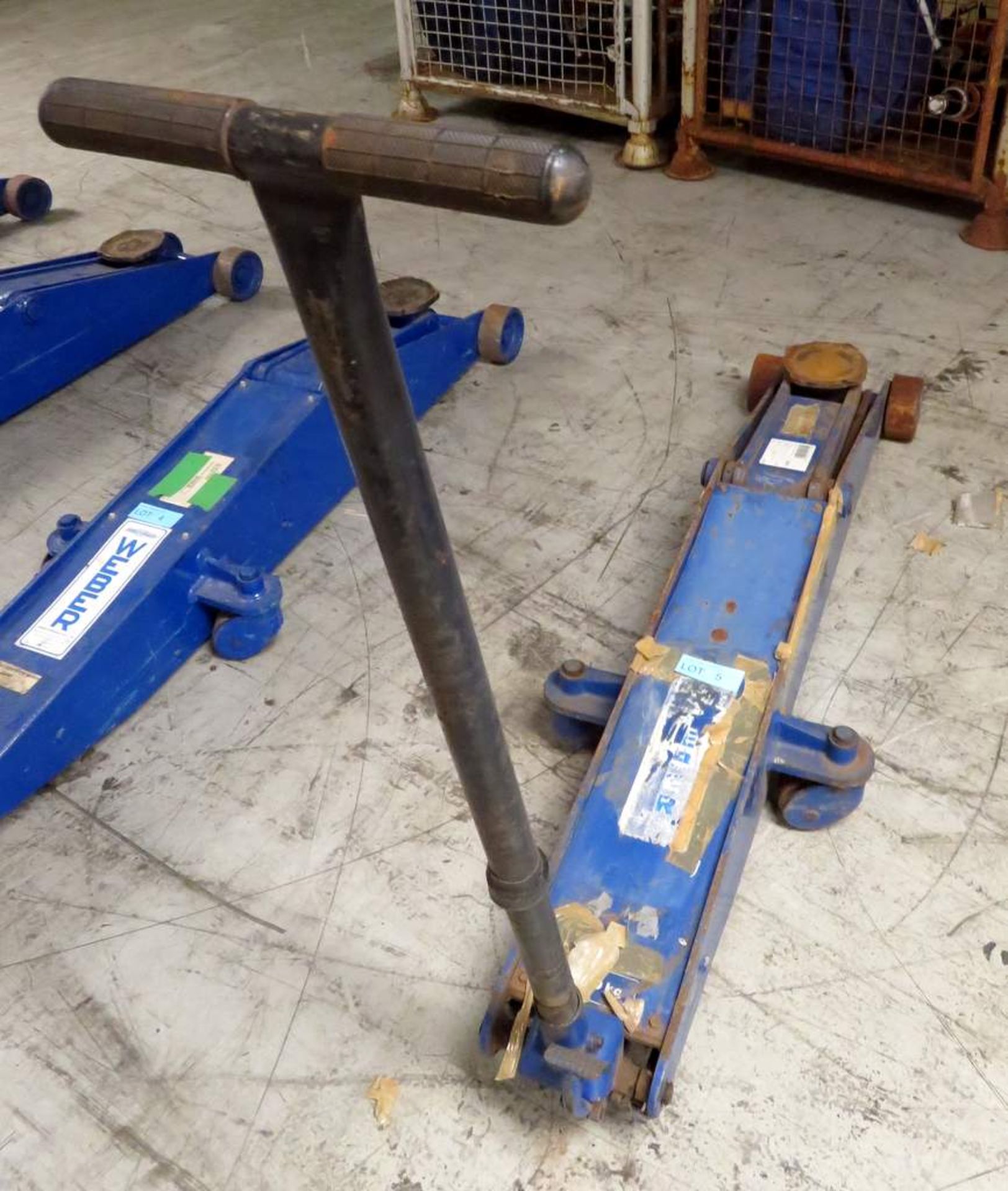 Weber 10 Tonne Vehicle Trolley Jack Complete With Handle - WDK100LQ - Working Condition - Image 2 of 7