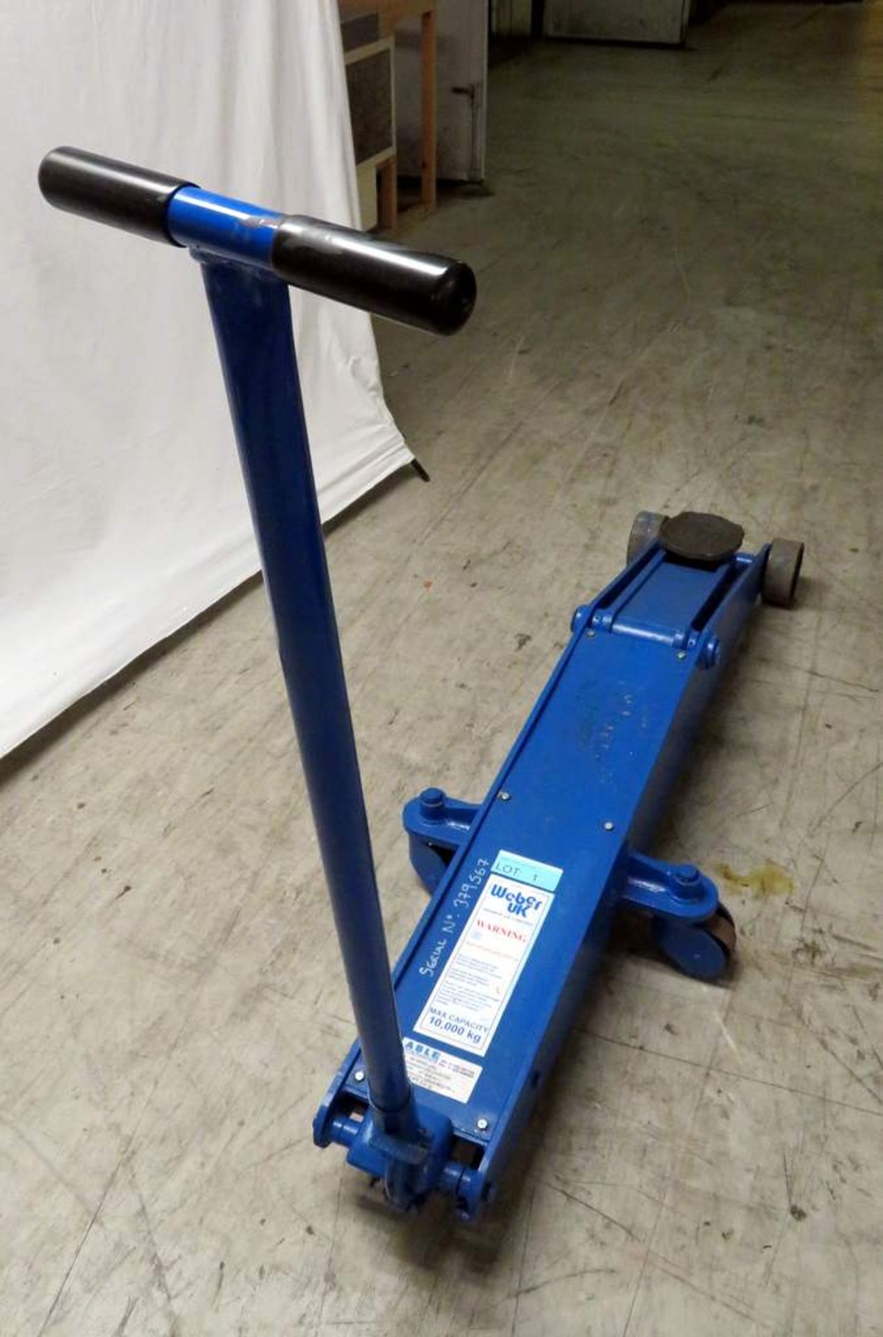 Weber 10 Tonne Vehicle Trolley Jack Complete With Handle - WDK100LQ - Working Condition - Image 2 of 6