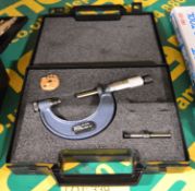 Moore & Wright Caliper Micrometer 0-2in 0.001in.