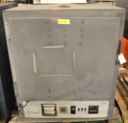 Oven W970 x D970 x H1150mm.