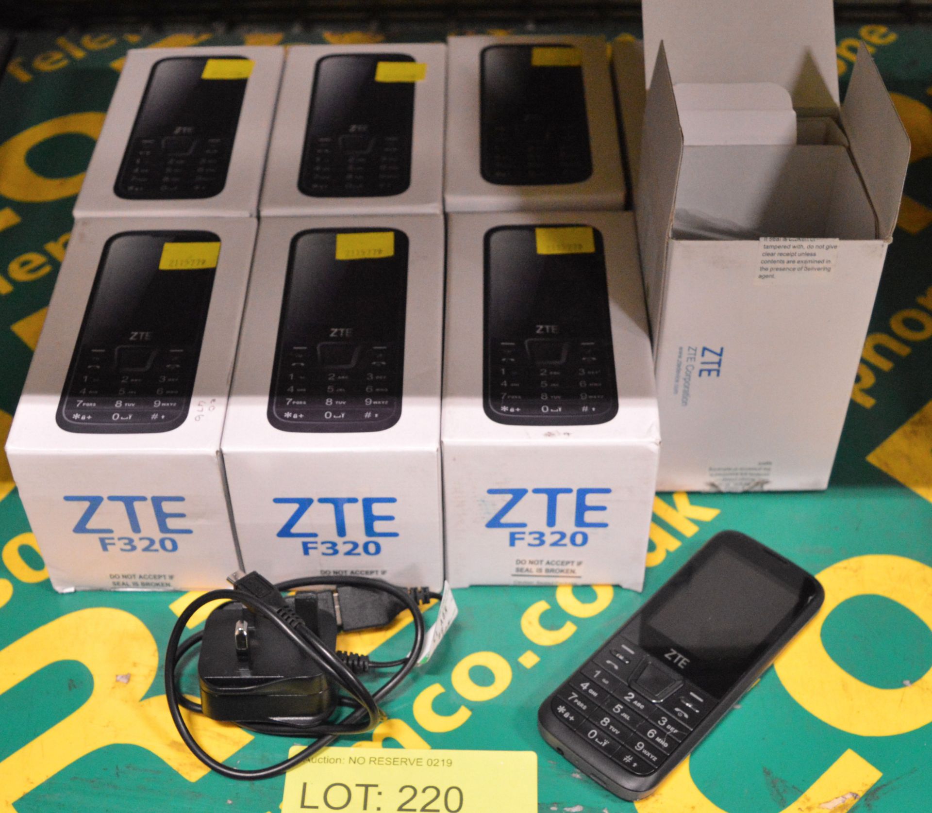8x ZTE F320 Mobile Phone Boxed.