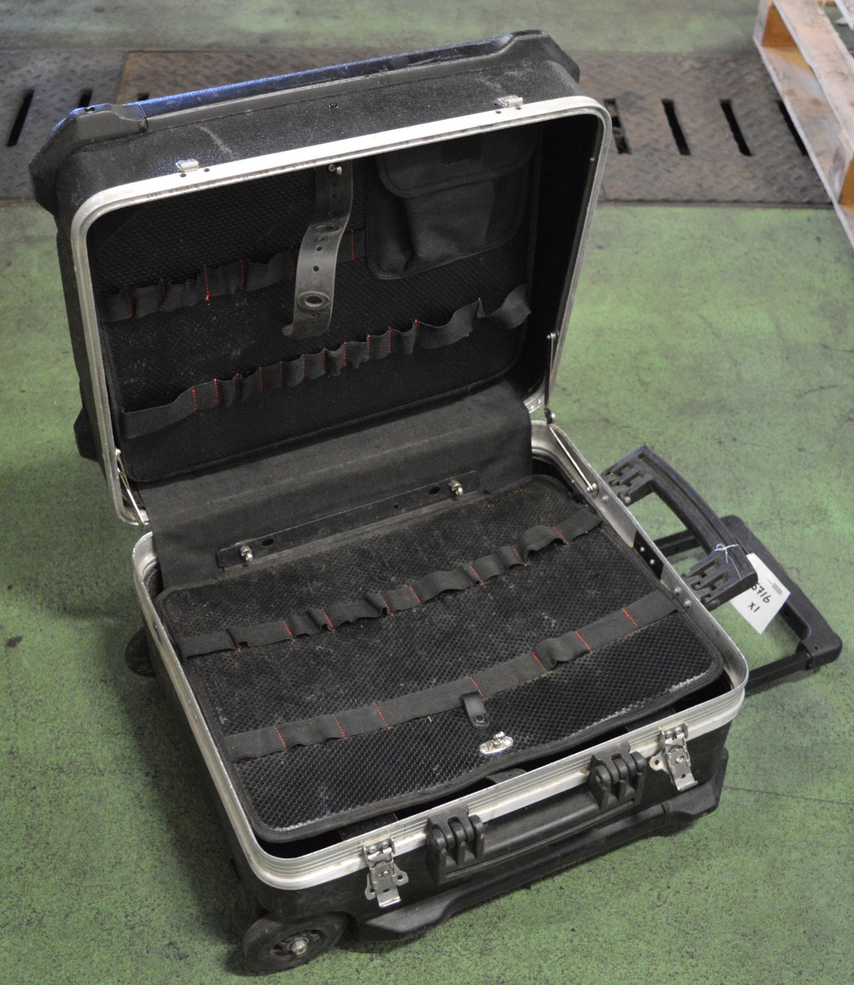 Tool Case on Wheels. - Image 2 of 2