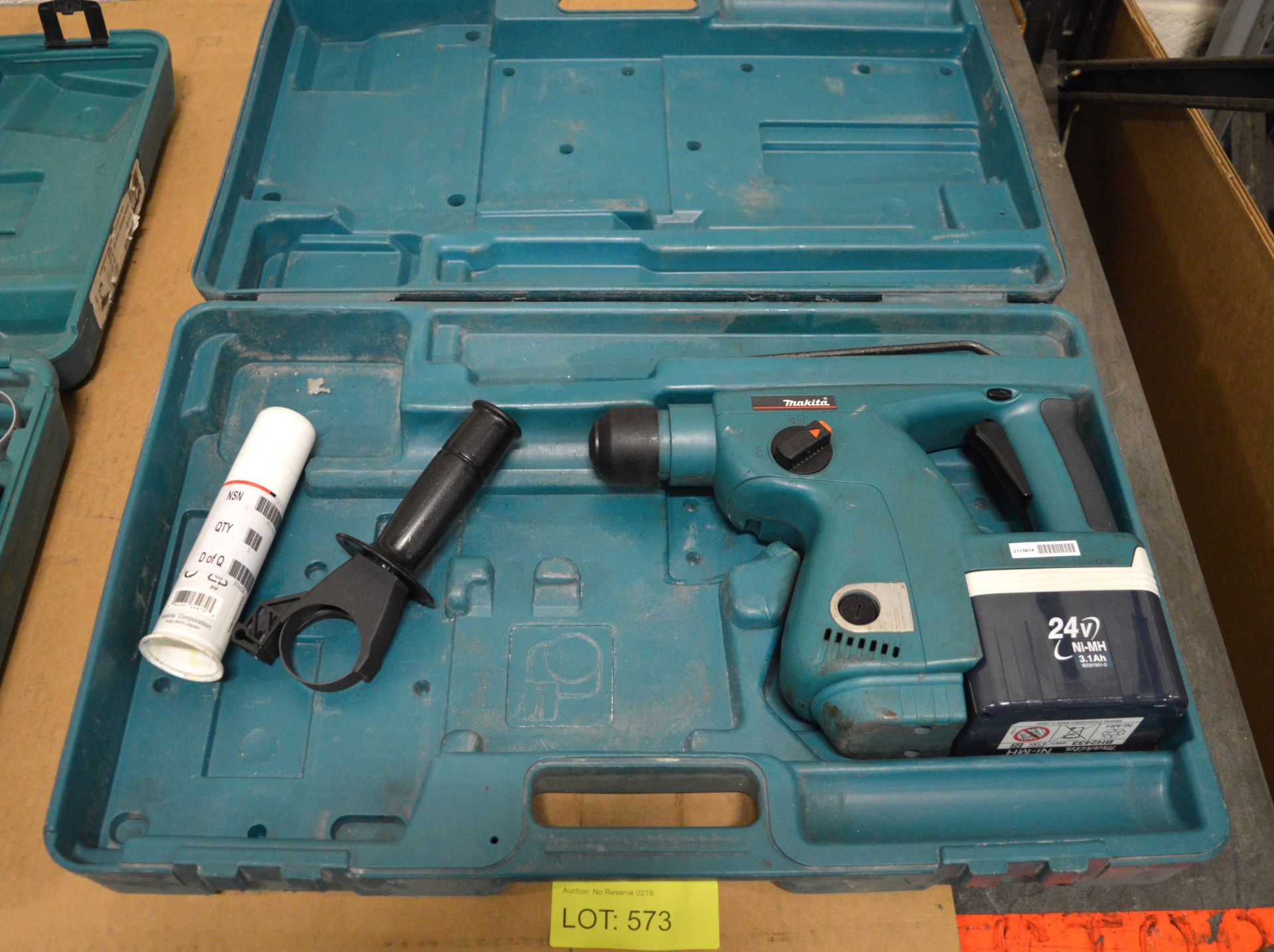 Makita BHR200 Rotary Hammer Drill - Without Charger.