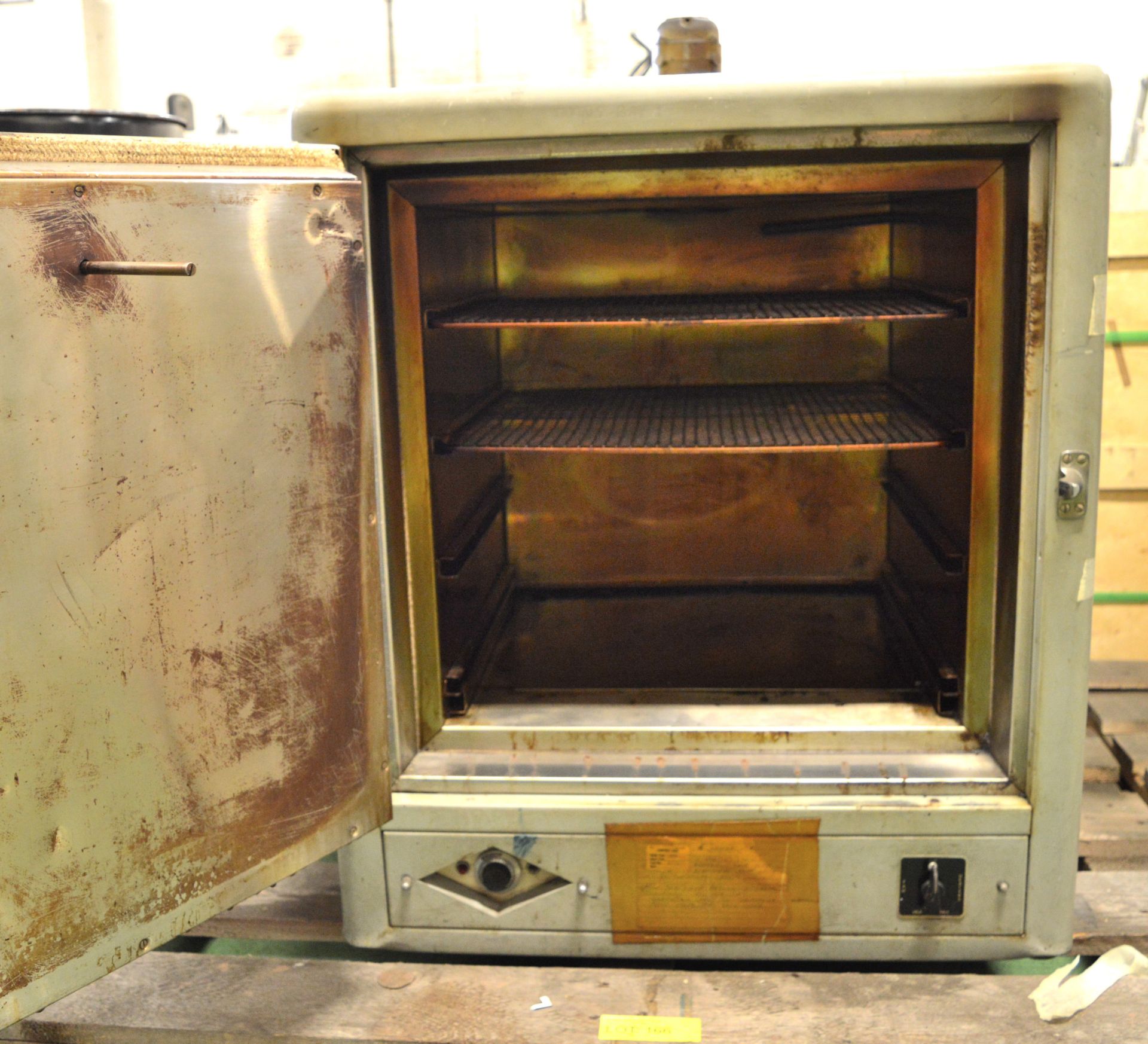 Laboratory Thermal Equipment Oven - 400C. - Image 2 of 2