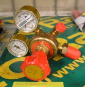 Acetylene Pressure Regulator.