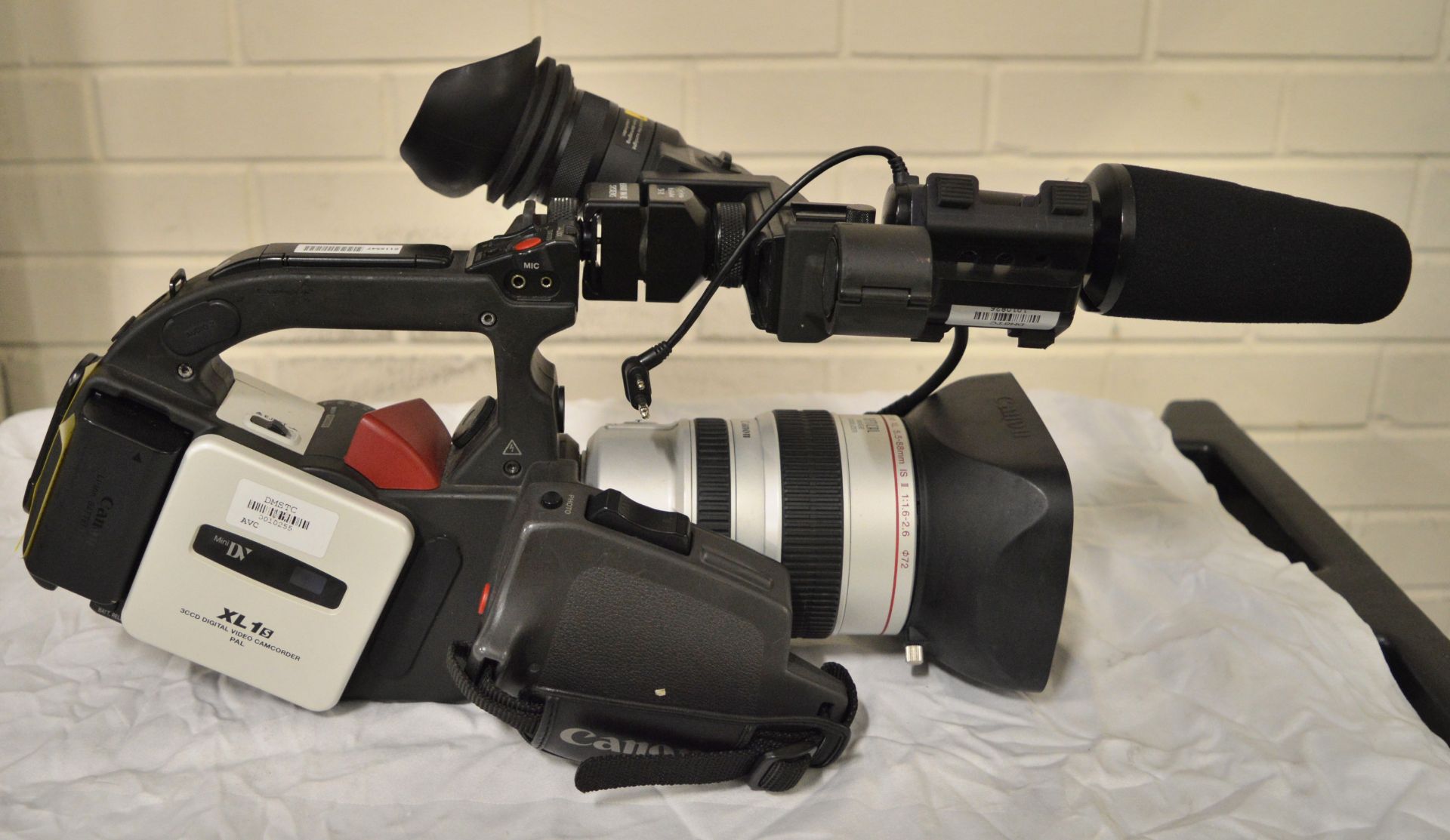 Canon 3CCD Digital Video Camcorder. - Image 2 of 2