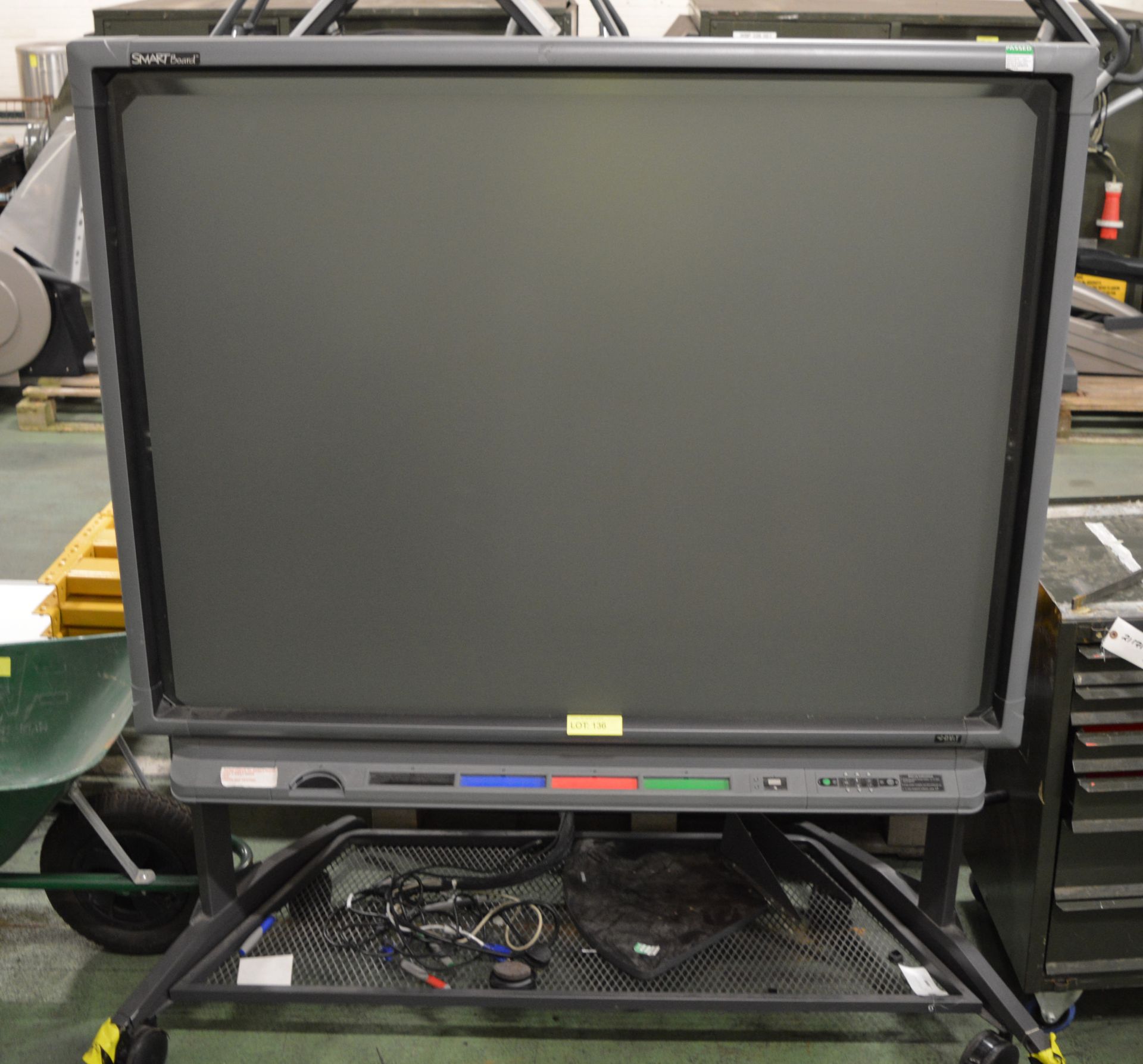 DViT Smartboard W 1600 x D x 950 x H 1750mm.