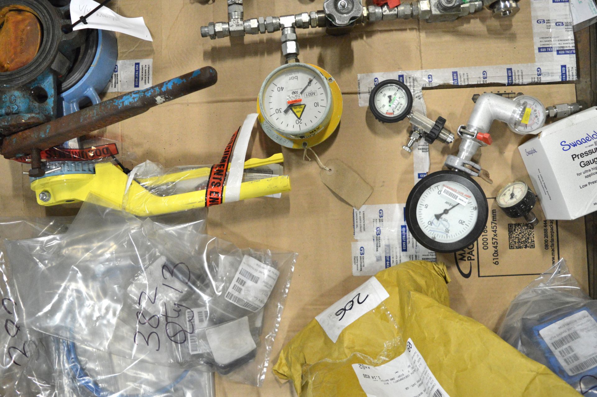 Tube Packs. Pressure Gauge. Flowmeters. Thermocouple Cylinder. Joint Ring. Gauge. - Image 2 of 3