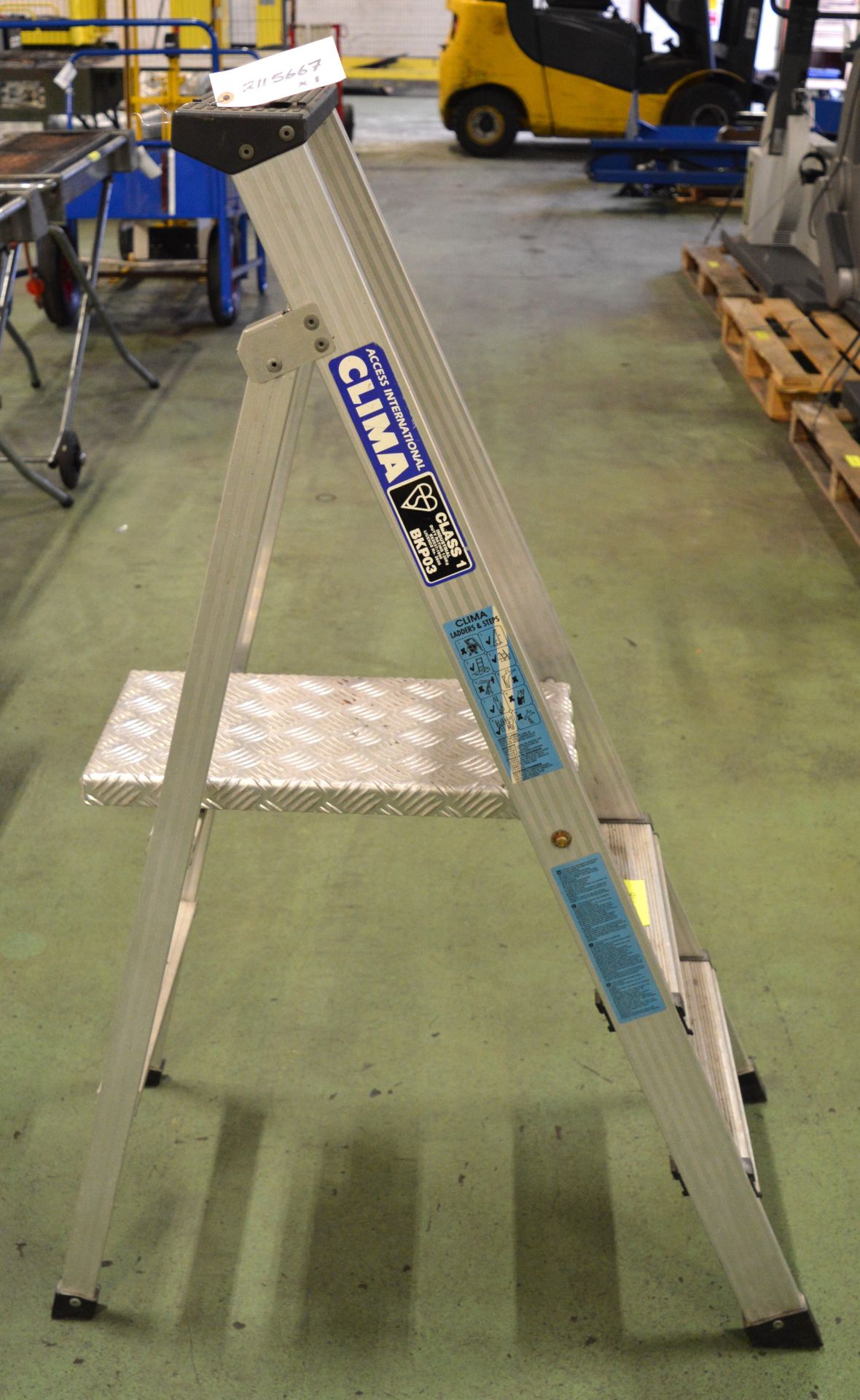 Aluminium 3 Tread Stepladder.