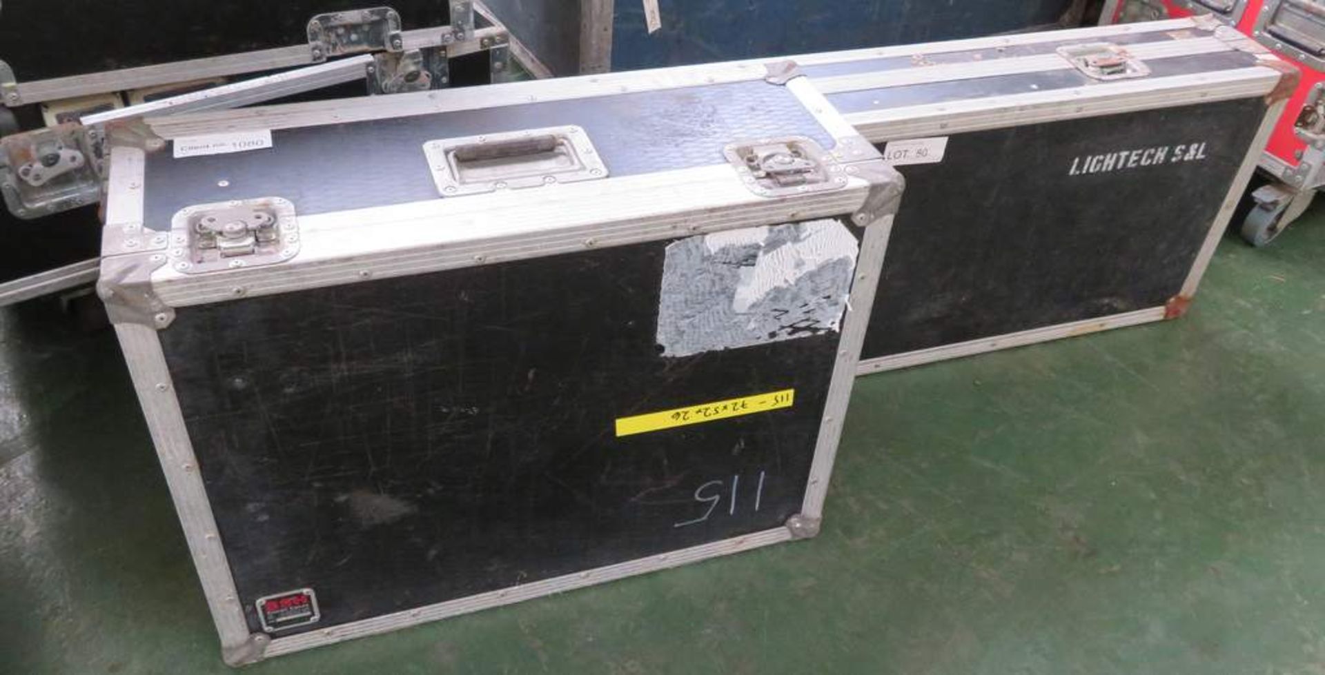 2x DJ control/desk cases. Dimensions: 155x43x19.5cm, 75x52x26cm - Image 2 of 4