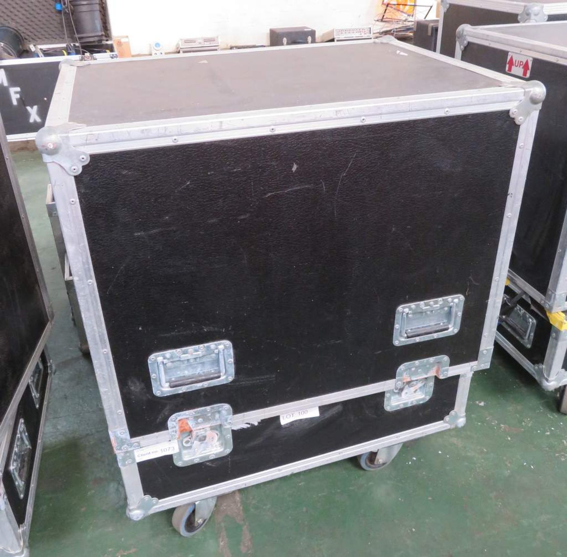 City Colour 2500cc complete with flightcase - Image 6 of 6