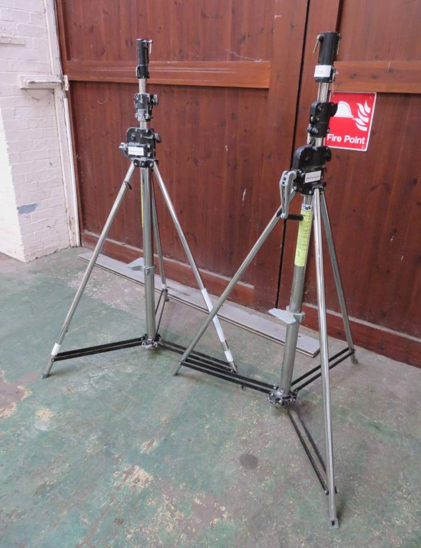 2x Manfrotto 087 wind up stands - Image 2 of 7