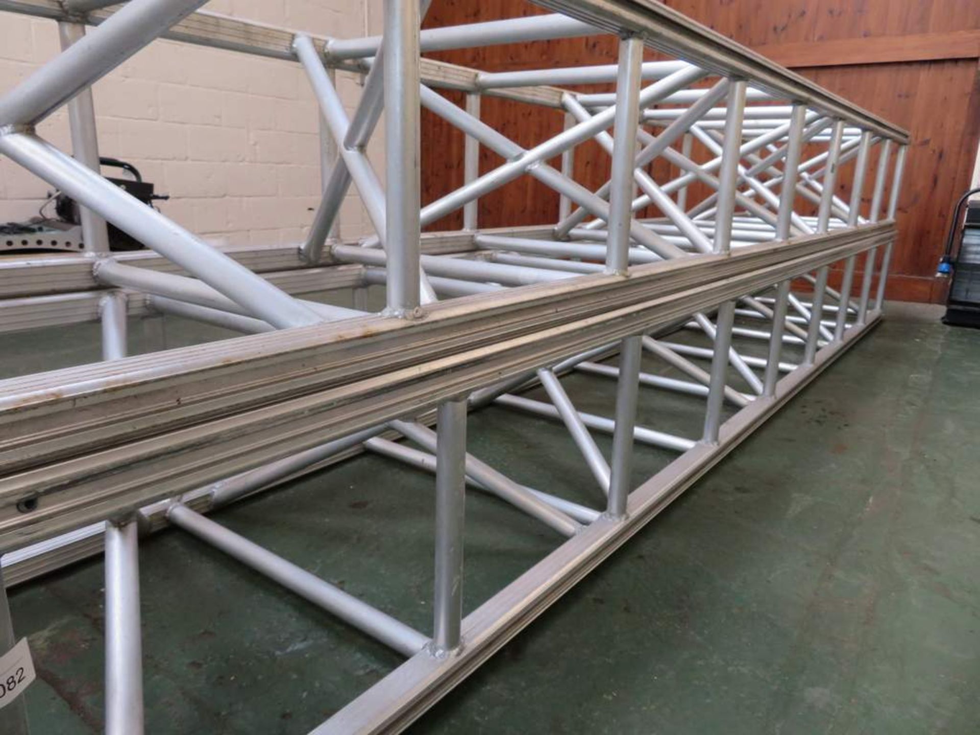 2x T2 750mm x 450mm Truss x 4m - Image 4 of 4