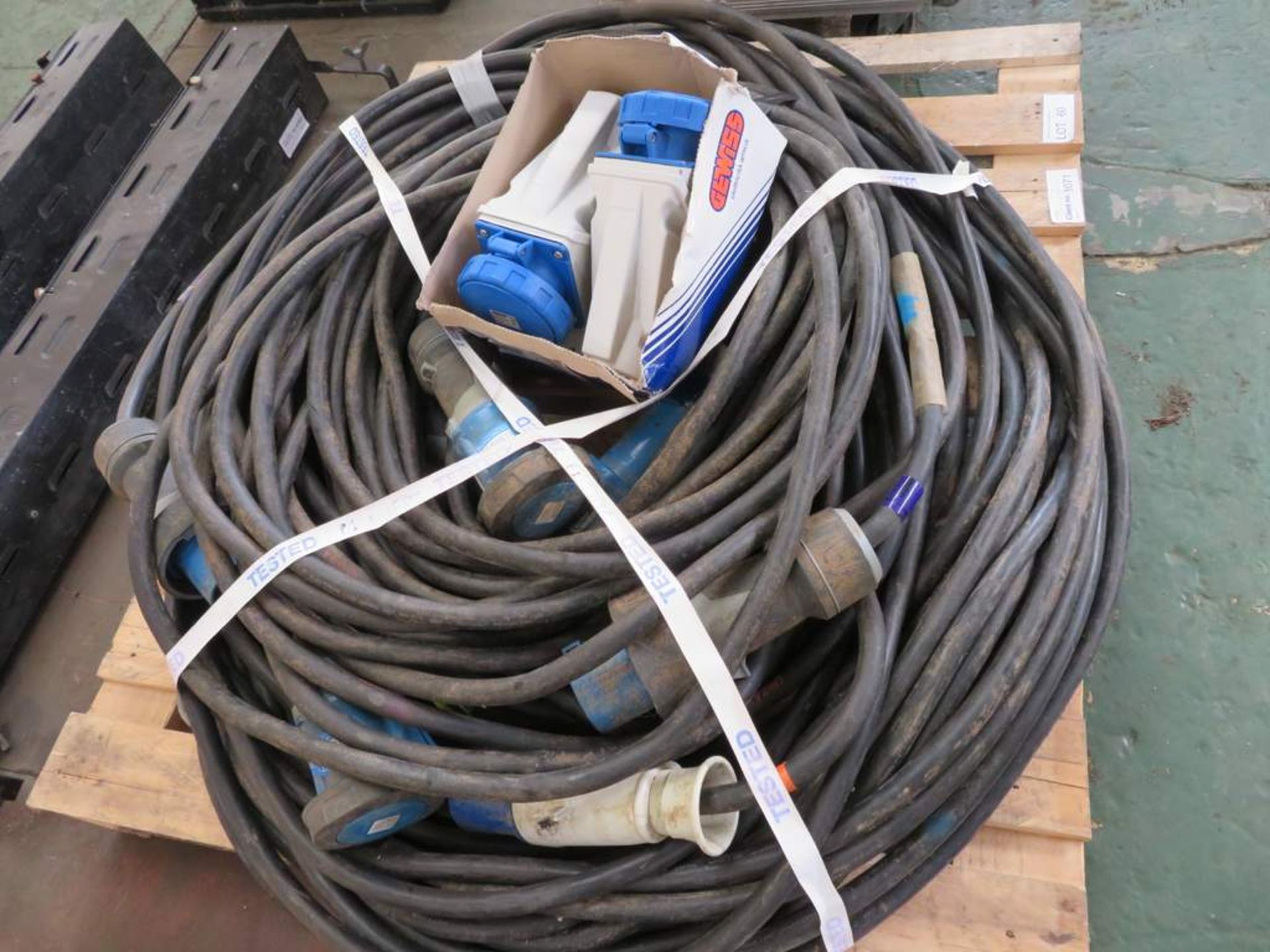 Pallet of assorted lengths 63a single phase M / F cables approximately 150m - Image 2 of 4
