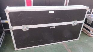 TV screen case. Dimensions: 145x19.5x67cm