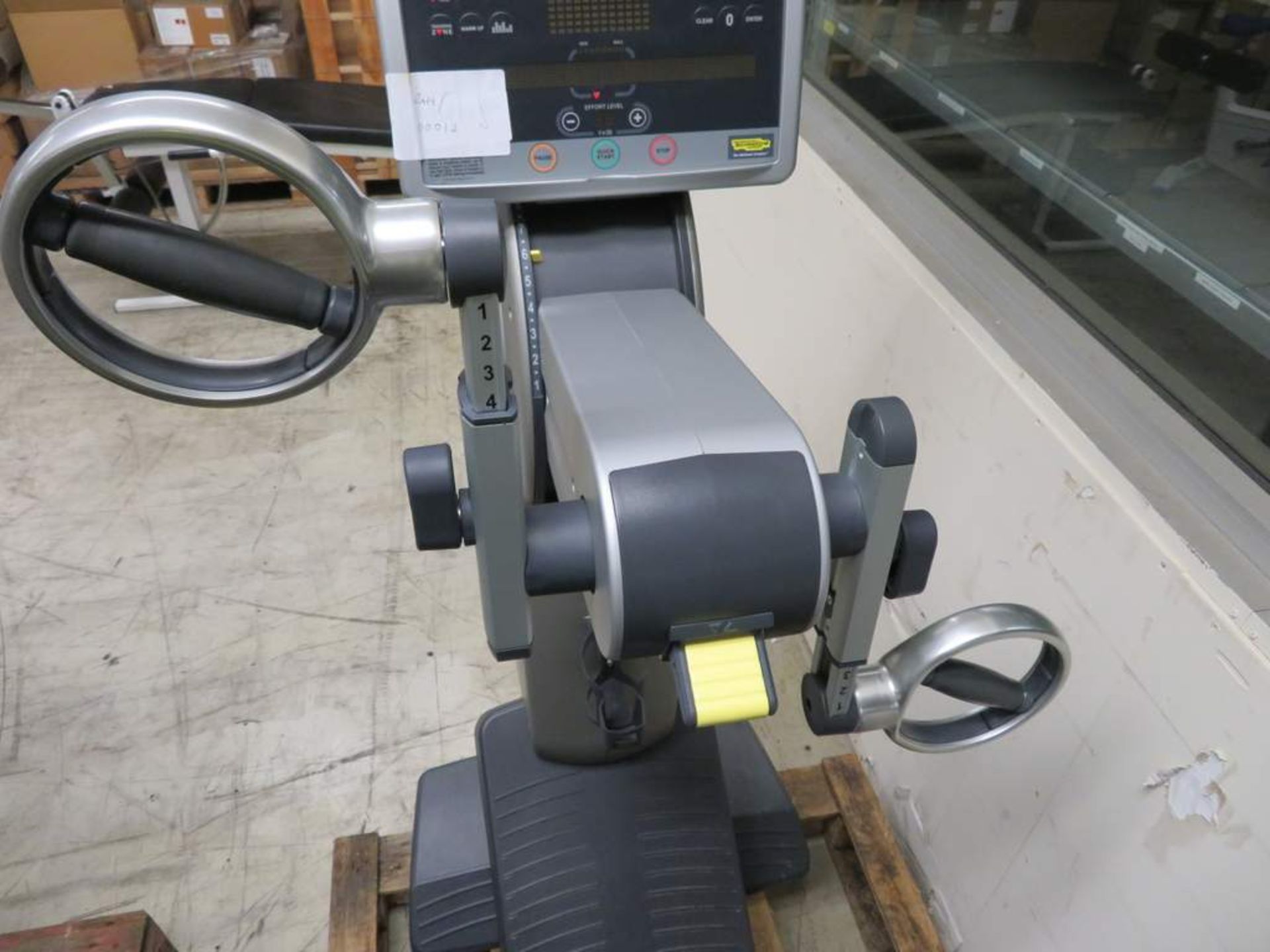 Technogym Excite 700i SP Hand Bike - Bild 4 aus 10