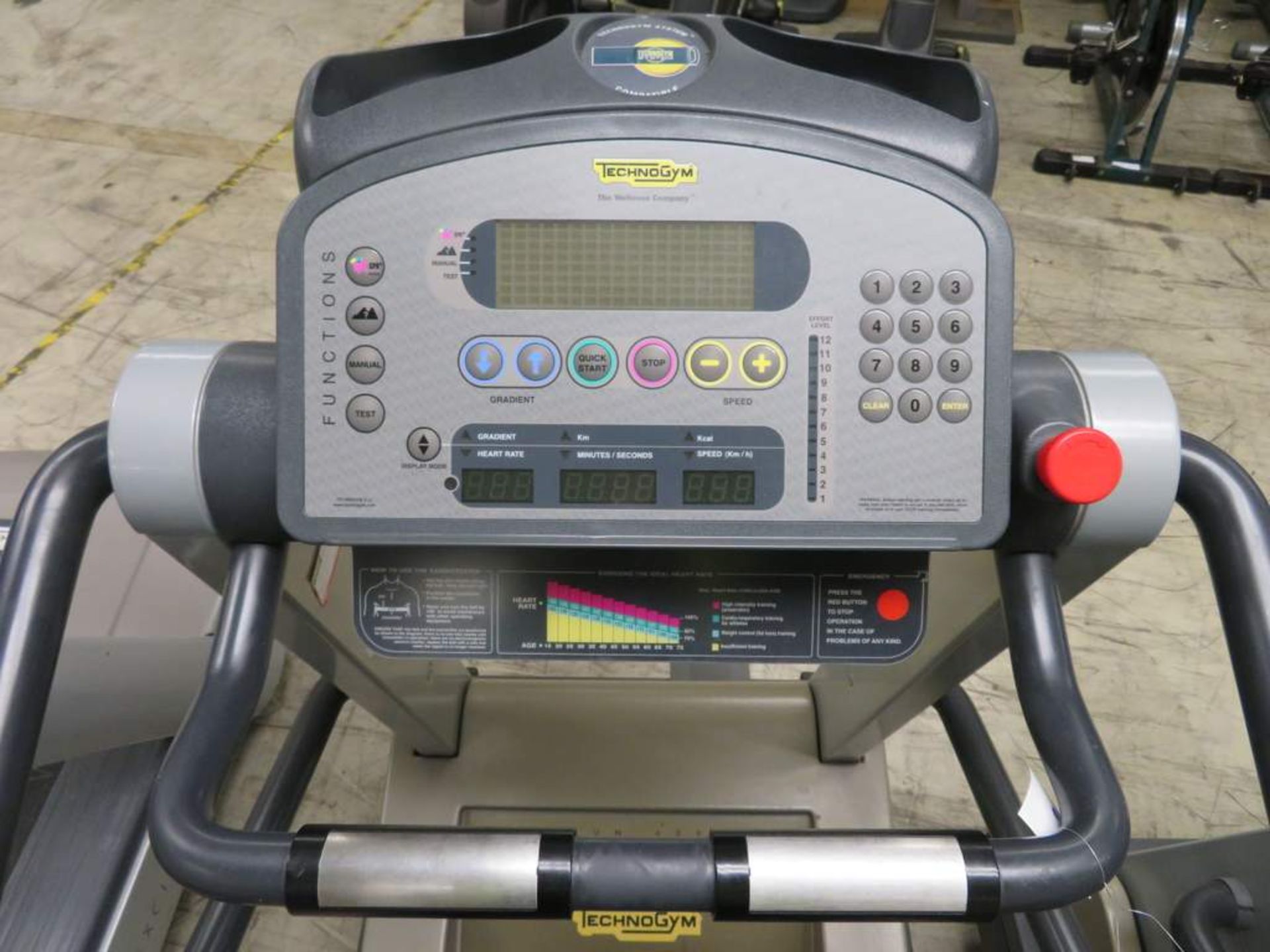 Technogym Run 600 XT PRO - Bild 4 aus 12