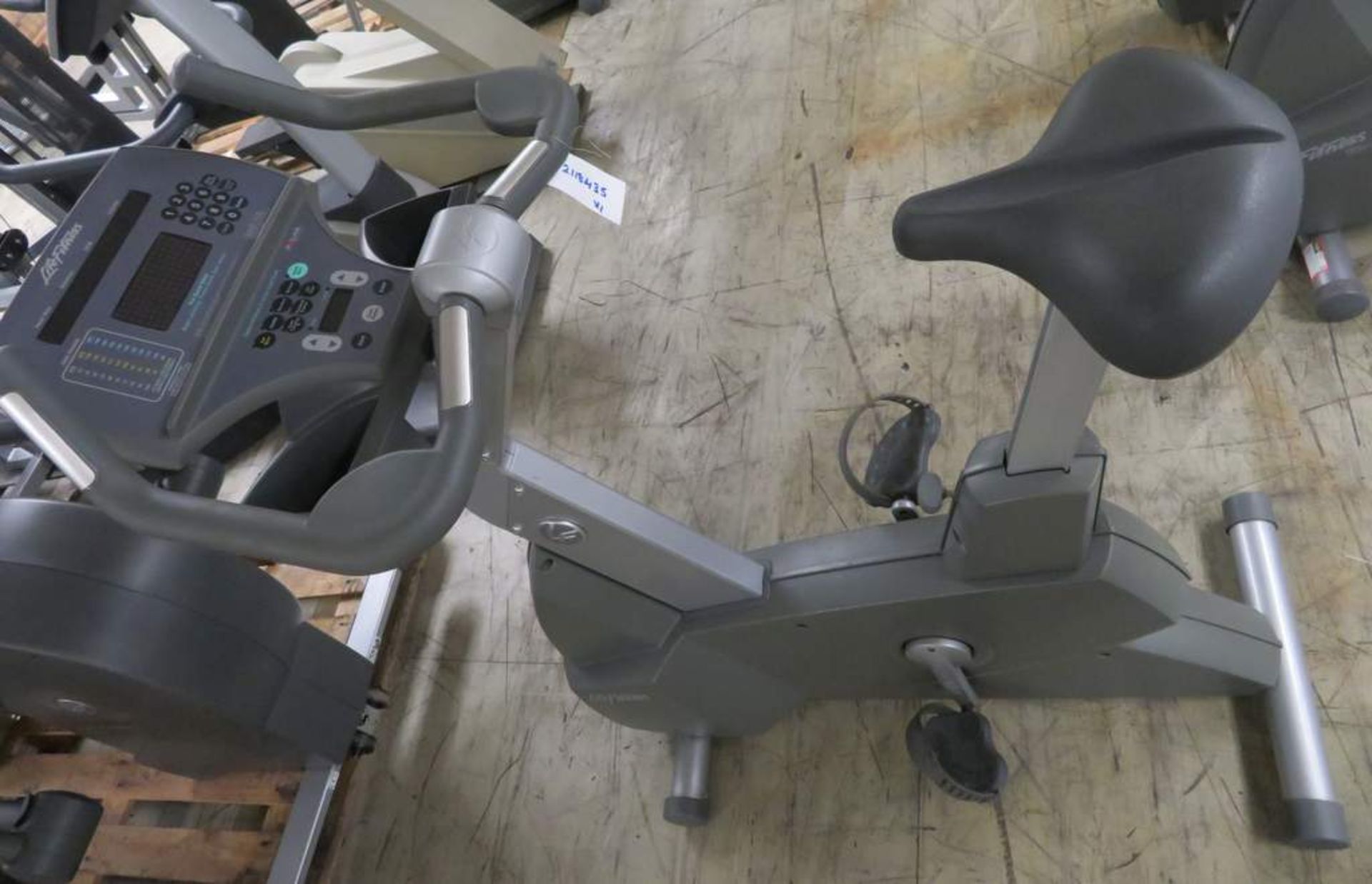 Life Fitness 95ci Upright Exercise Bike - Image 3 of 9