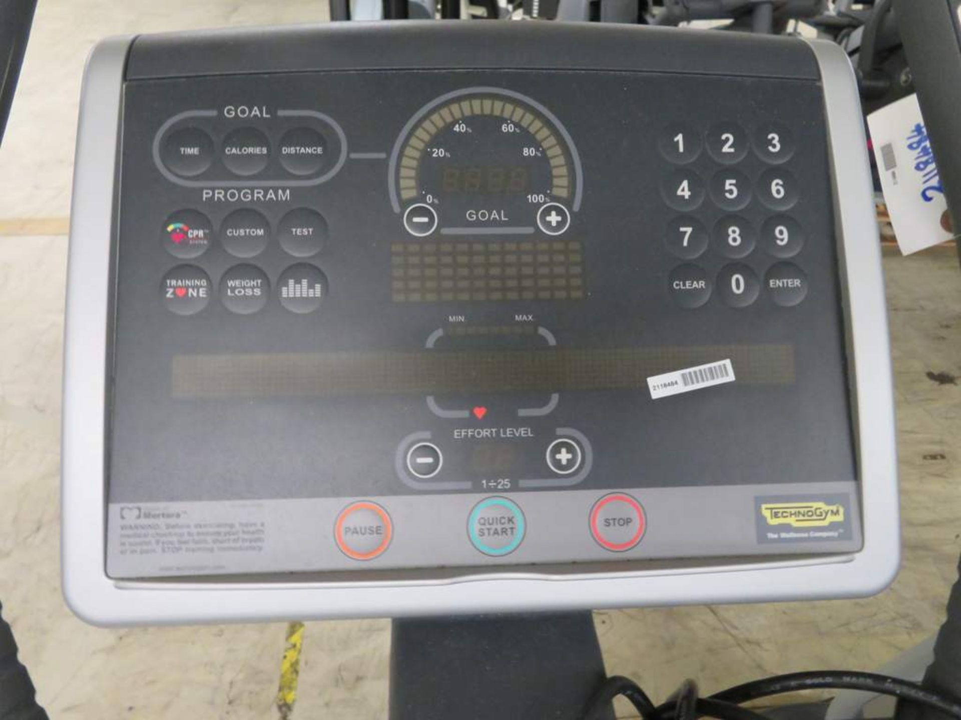 Technogym Excite 700i Upright Exercise Bike - Bild 4 aus 9