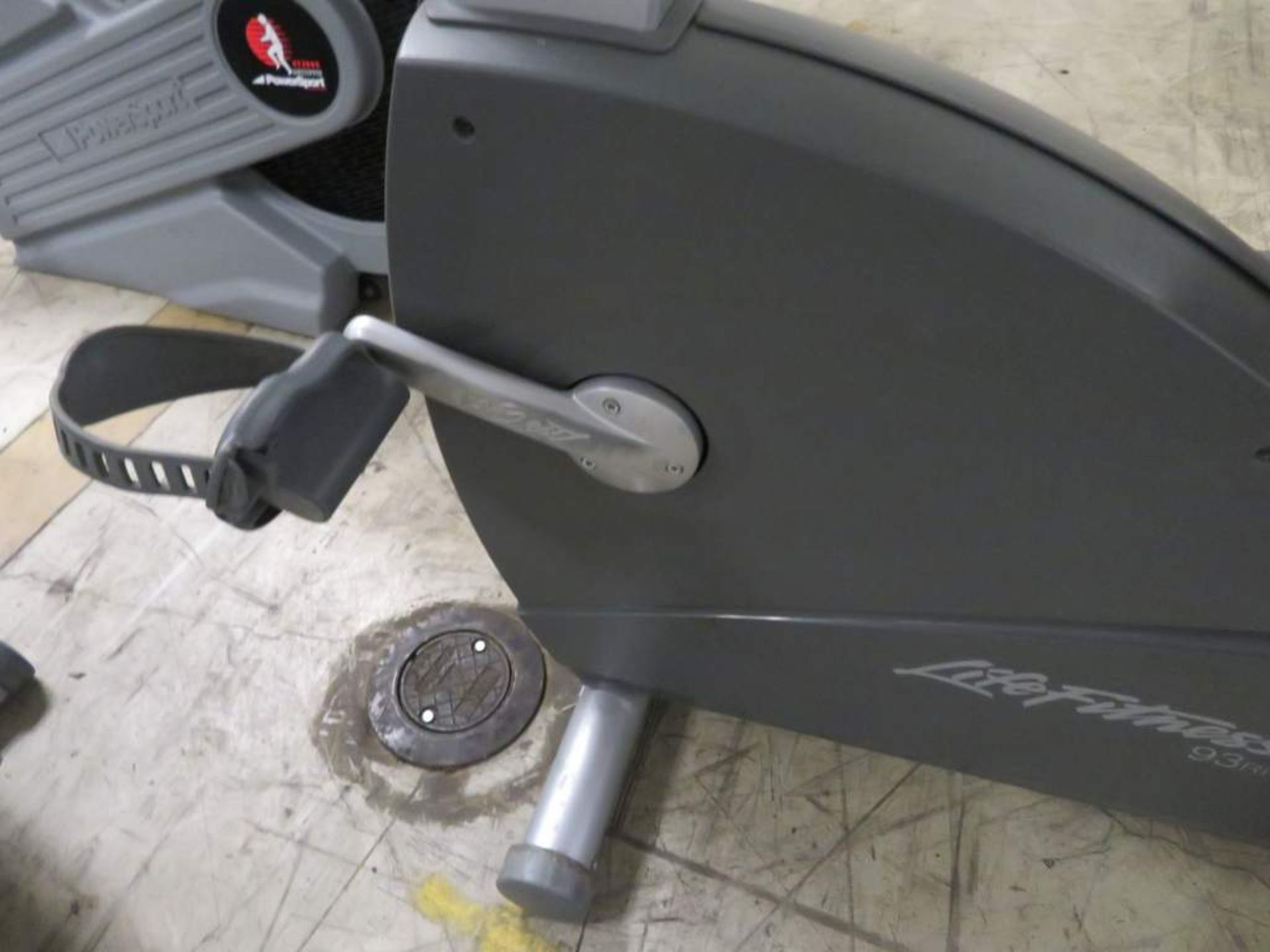 Life Fitness 93 Ri Recumbent Exercise Bike - Image 6 of 11