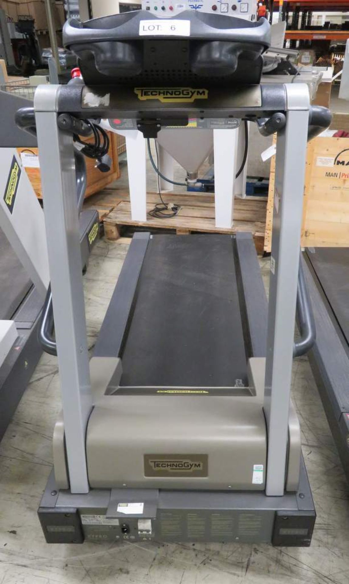 Technogym Run 600 XT PRO - Bild 9 aus 11