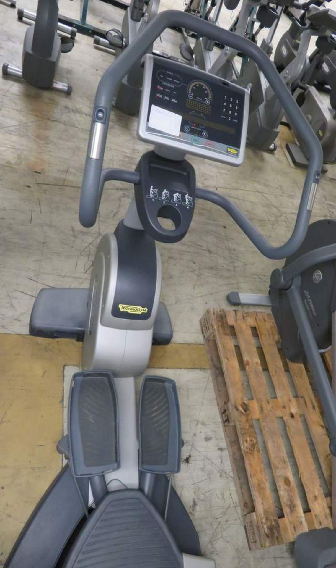 Technogym Excite Wave 700i SP - Bild 4 aus 10