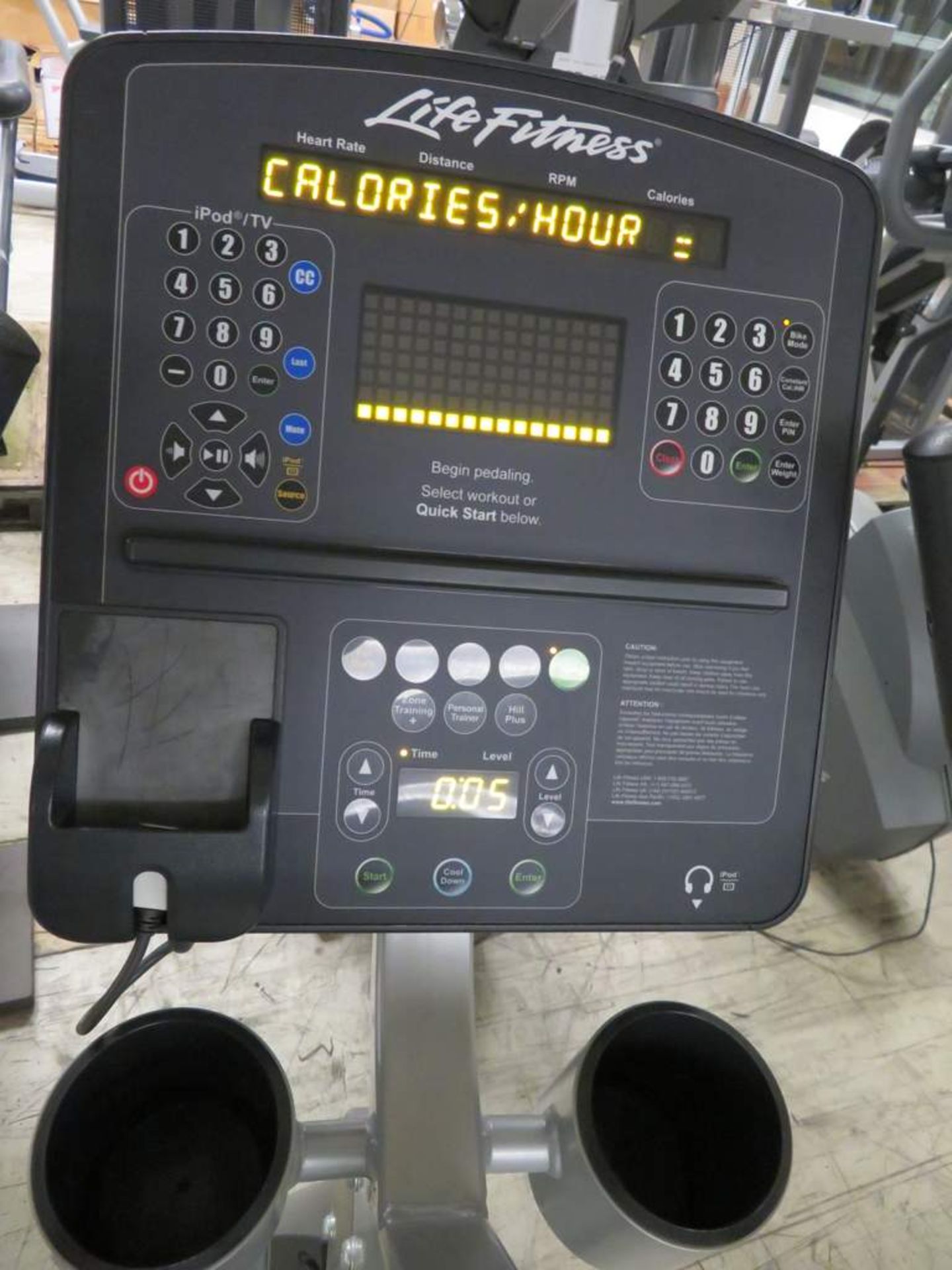 Life Fitness CLSC Upright Exercise Bike - Image 8 of 9