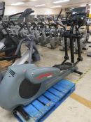 Life Fitness 9500HR Cross Trainer