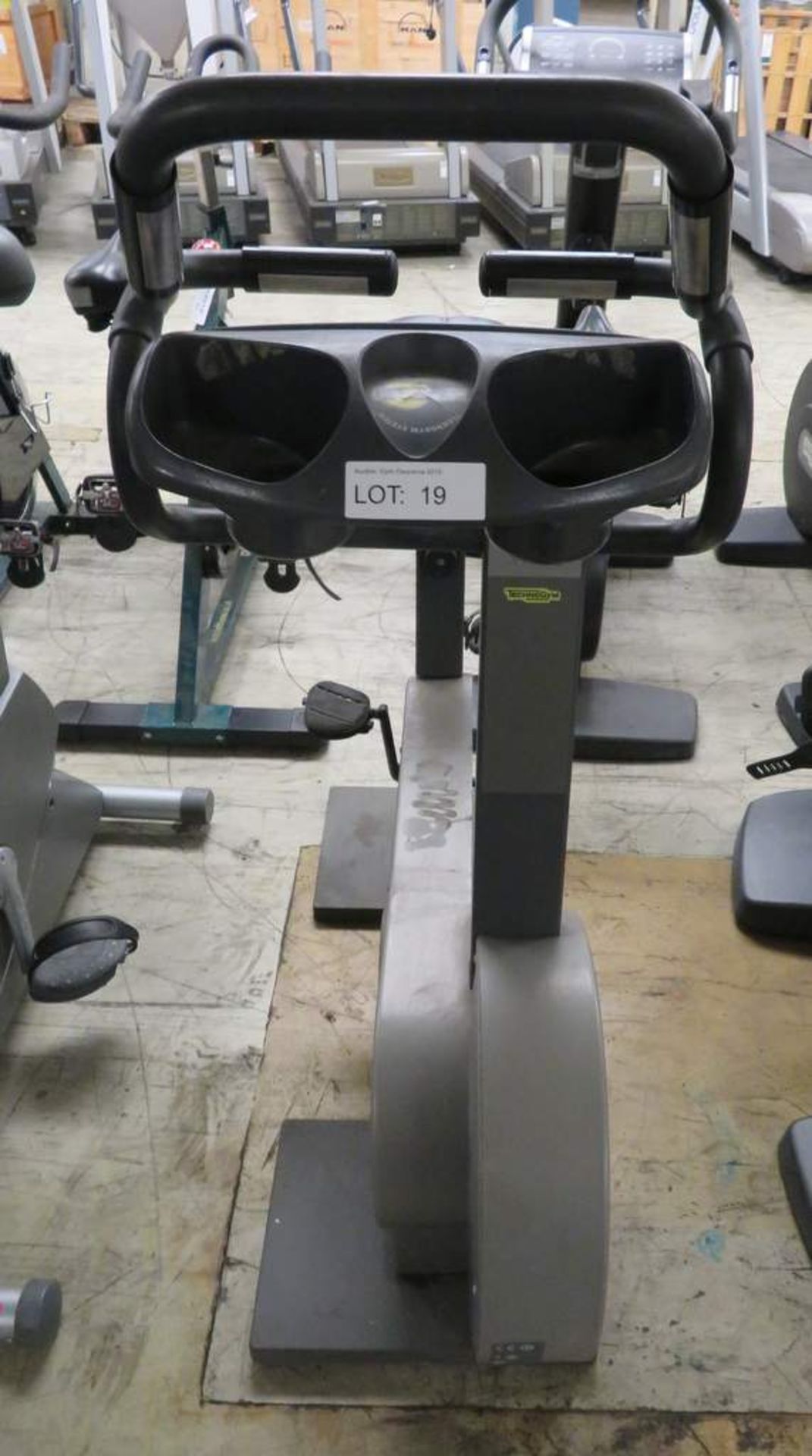 Technogym Bike 600 XT PRO Upright Exercise Bike - Bild 8 aus 9