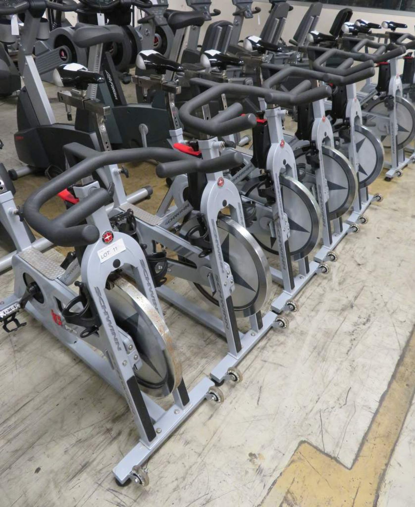 5x Schwinn IC Pro Exercise Spin Bikes - Bild 2 aus 8