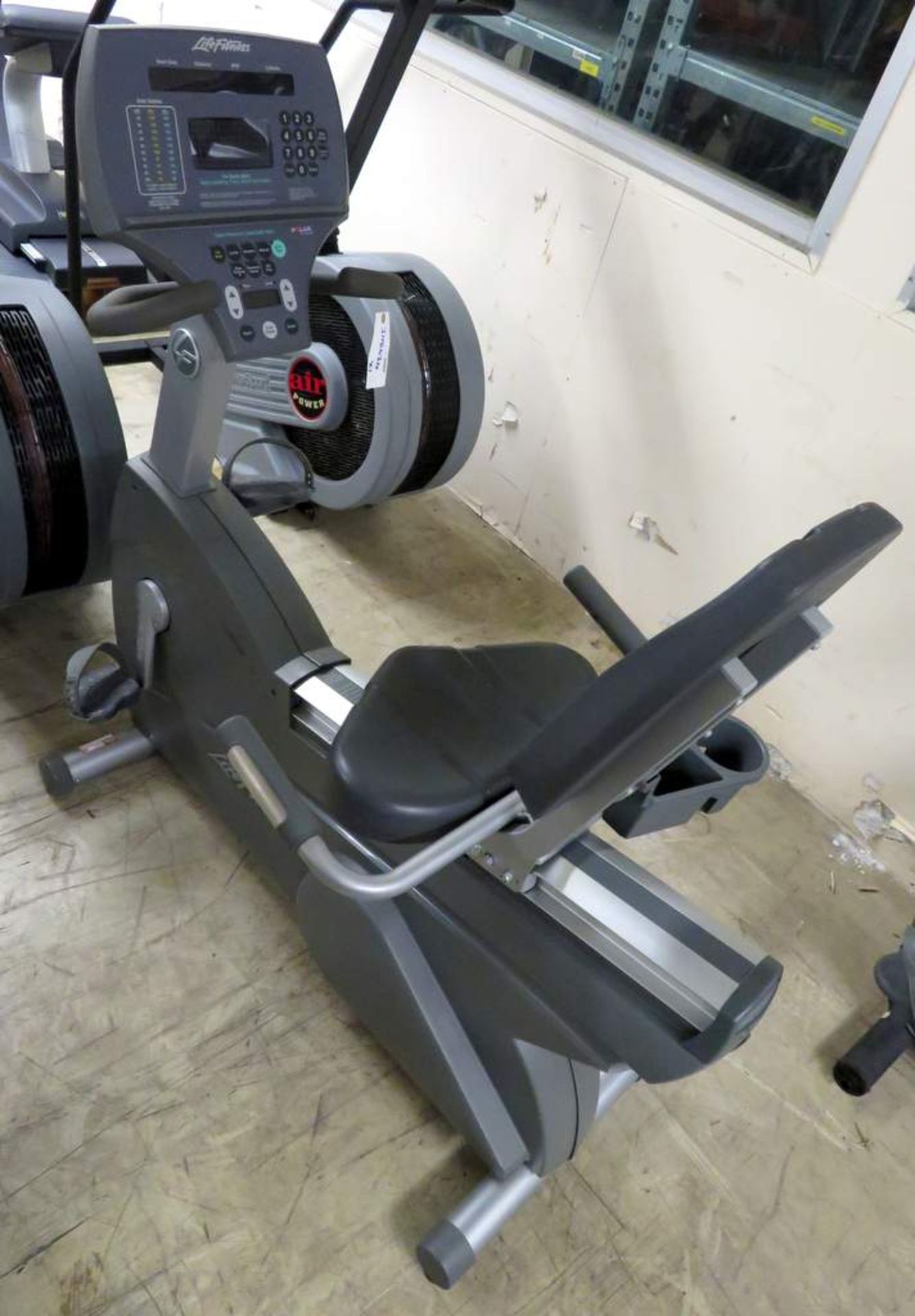 Life Fitness 95 Ri Recumbent Exercise Bike - Bild 2 aus 9