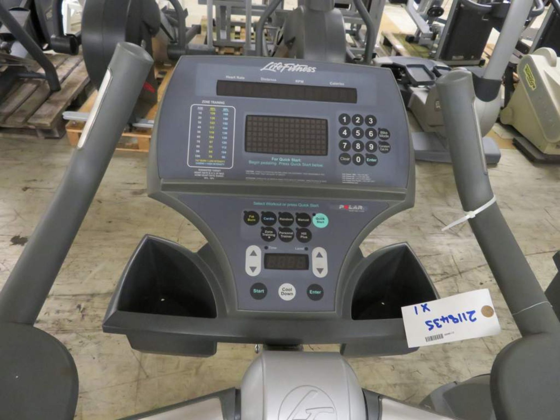 Life Fitness 95ci Upright Exercise Bike - Image 4 of 9