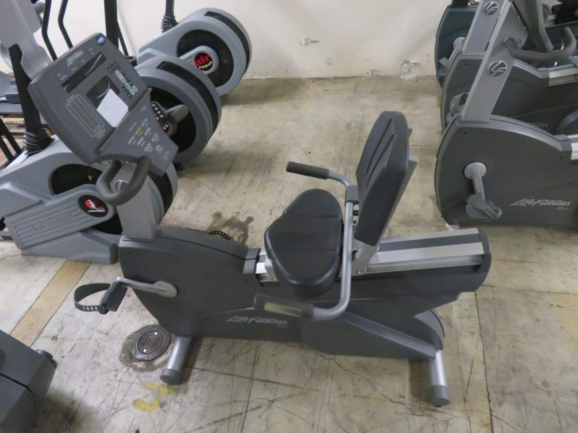 Life Fitness 93 Ri Recumbent Exercise Bike - Image 2 of 11