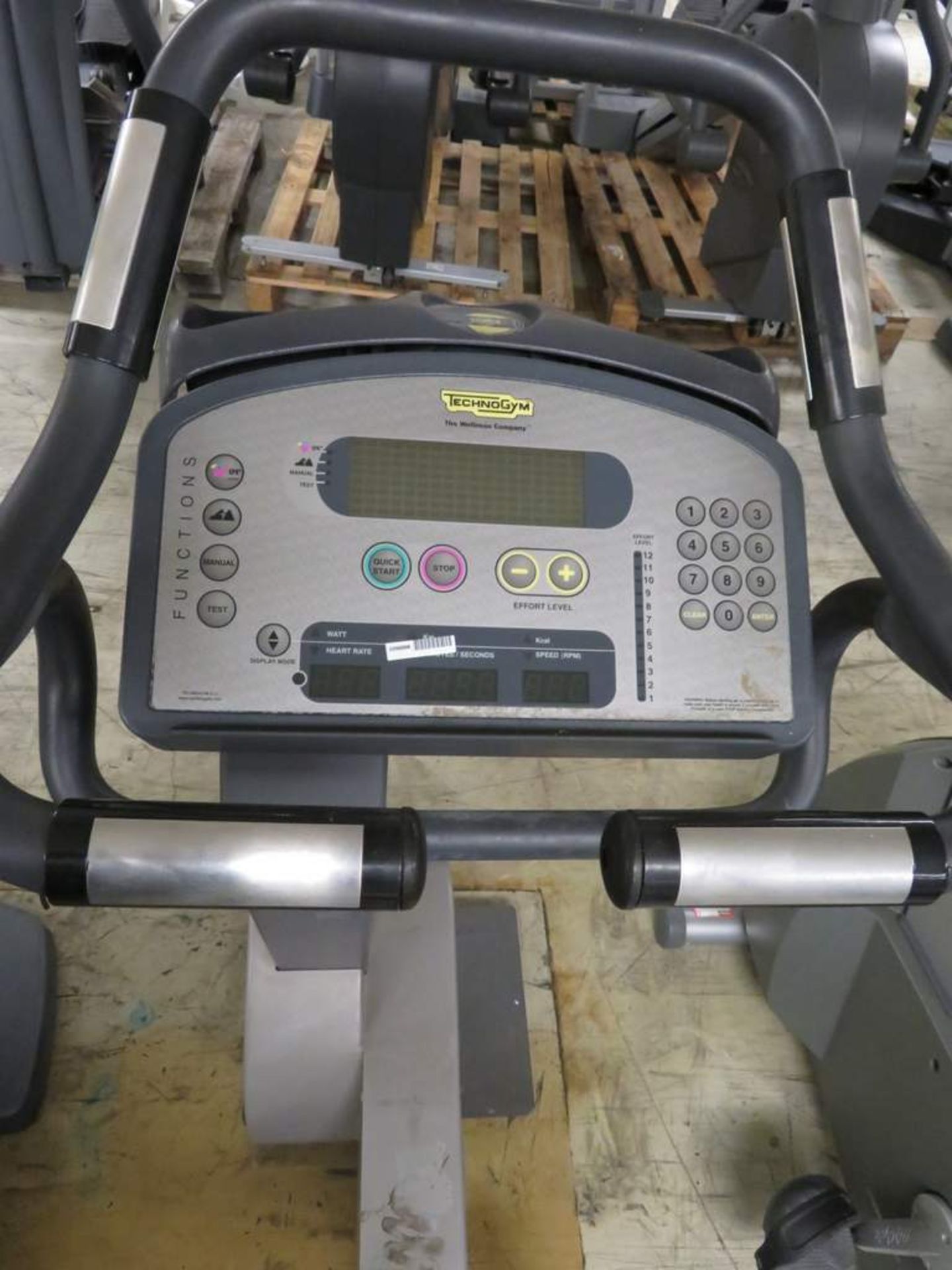 Technogym Bike 600 XT PRO Upright Exercise Bike - Image 3 of 9