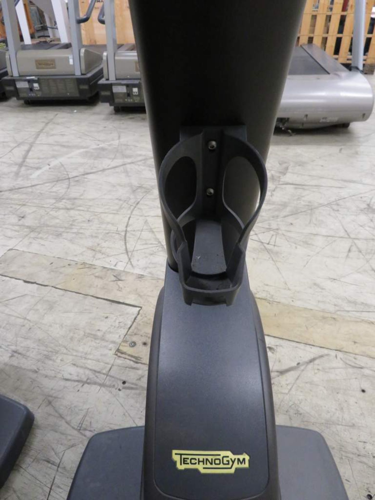 Technogym Excite 700 SP Upright Exercise Bike - Bild 7 aus 9